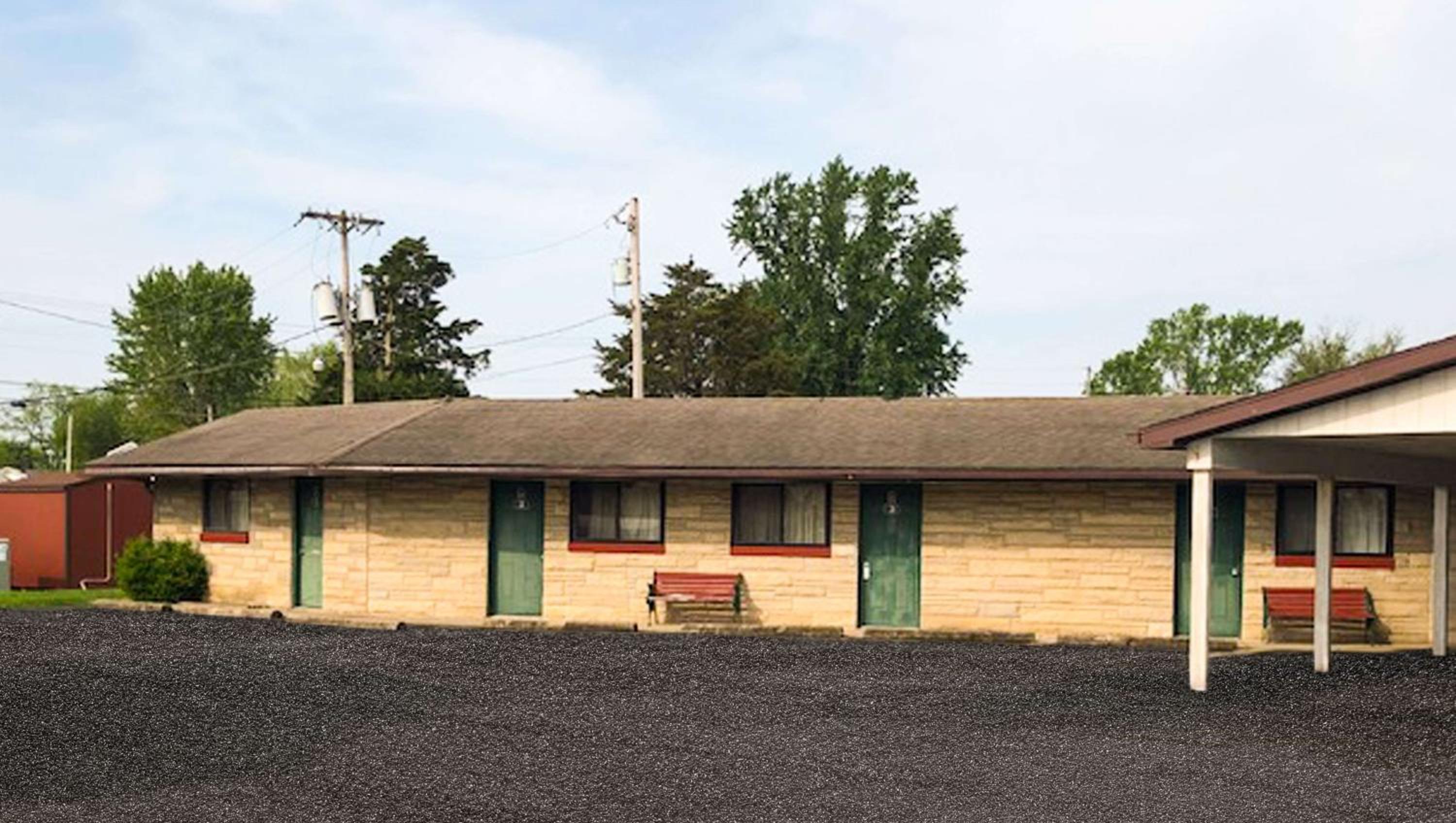 Terre Haute Vacations - Motel Forrest Rockville - Property Image 2
