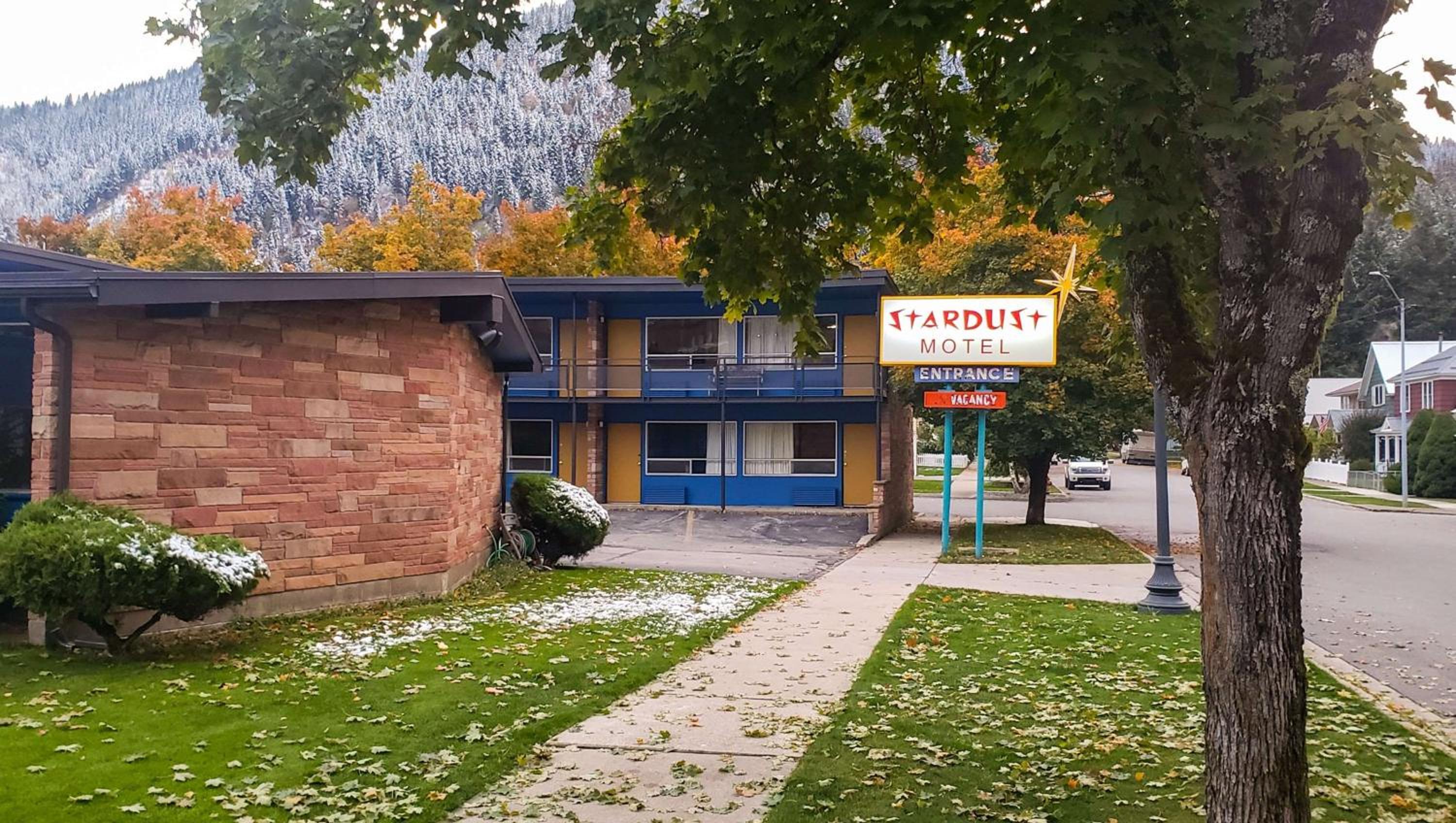 Stardust Motel Wallace view 4