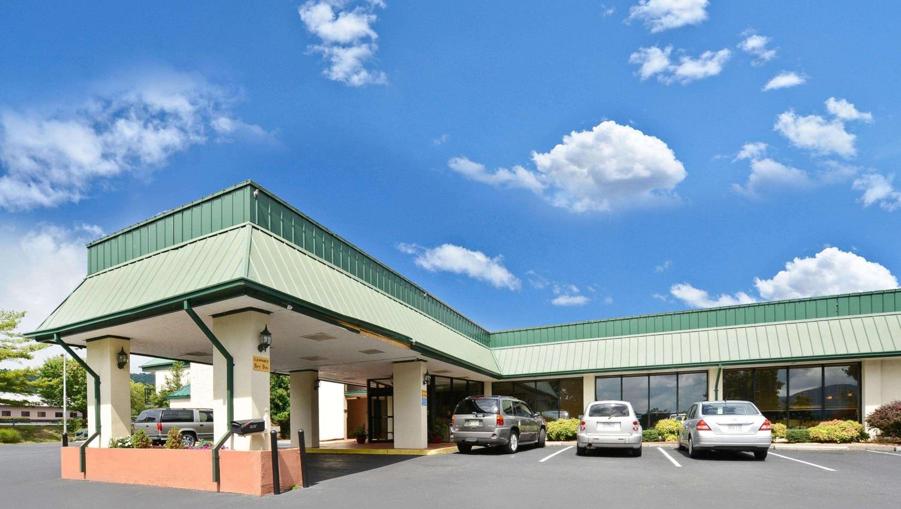 Hotel Red Rose by Townhouse Covington I-64