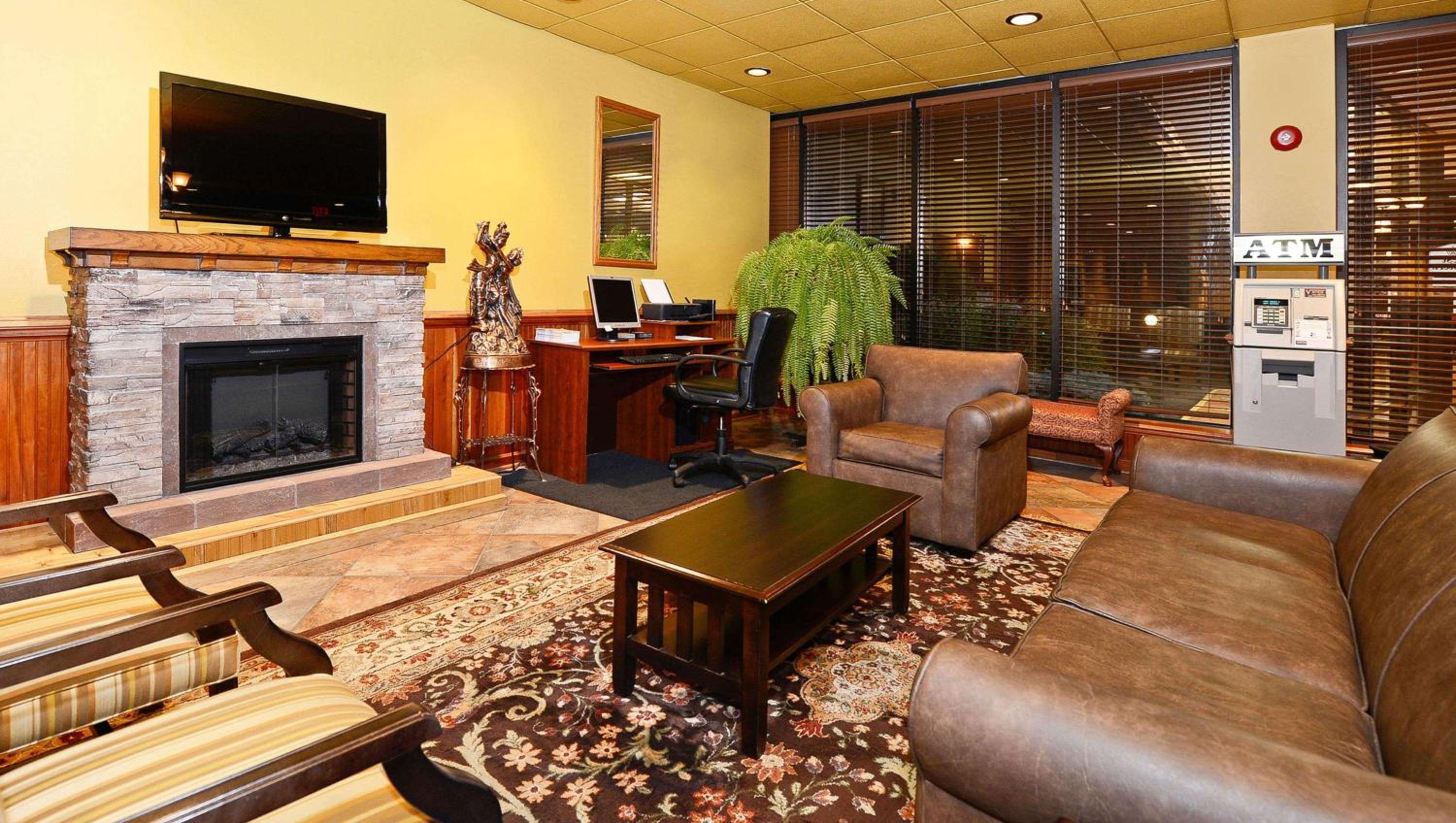 Hotel Red Rose by Townhouse Covington I-64