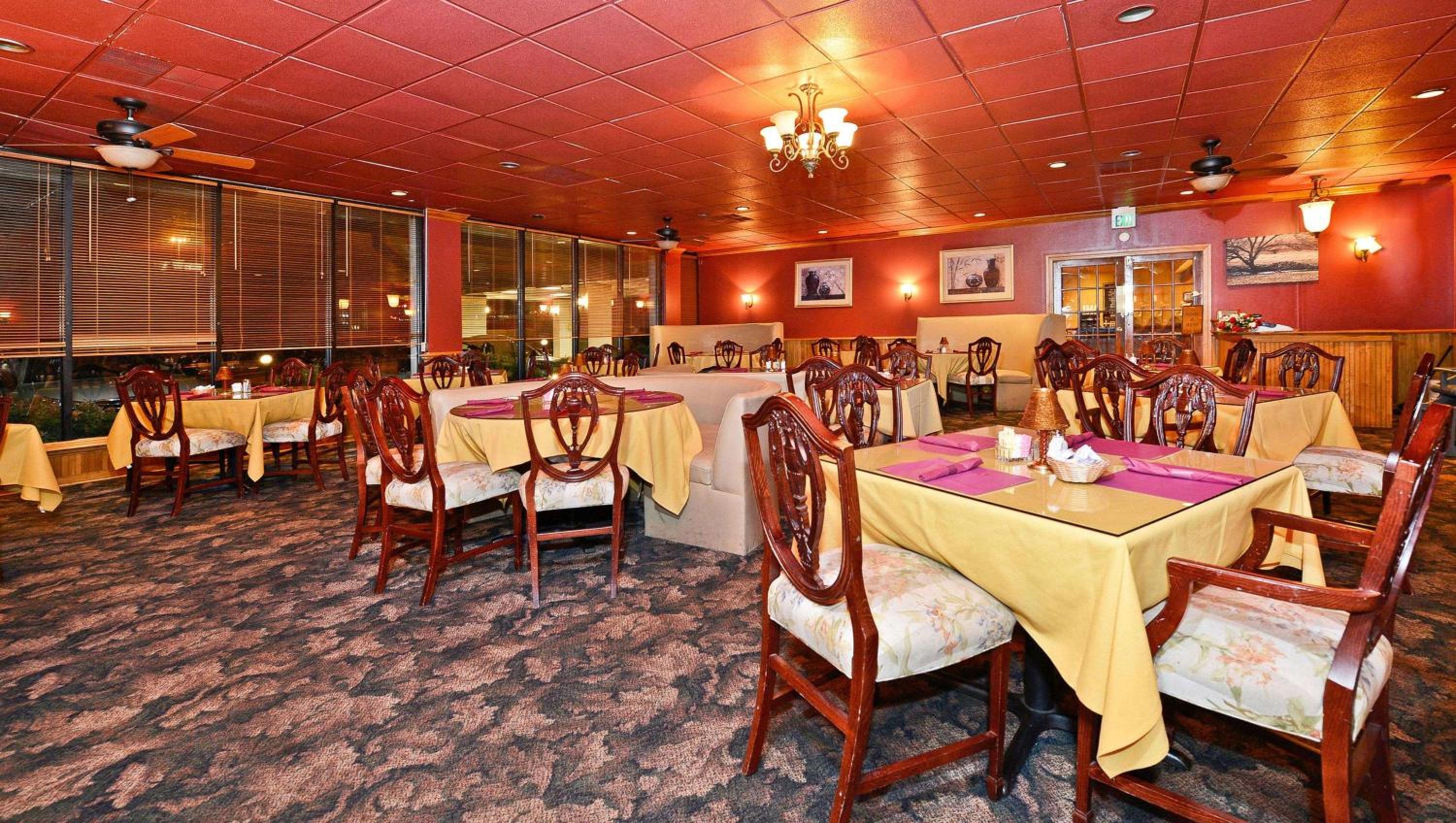 Hotel Red Rose by Townhouse Covington I-64