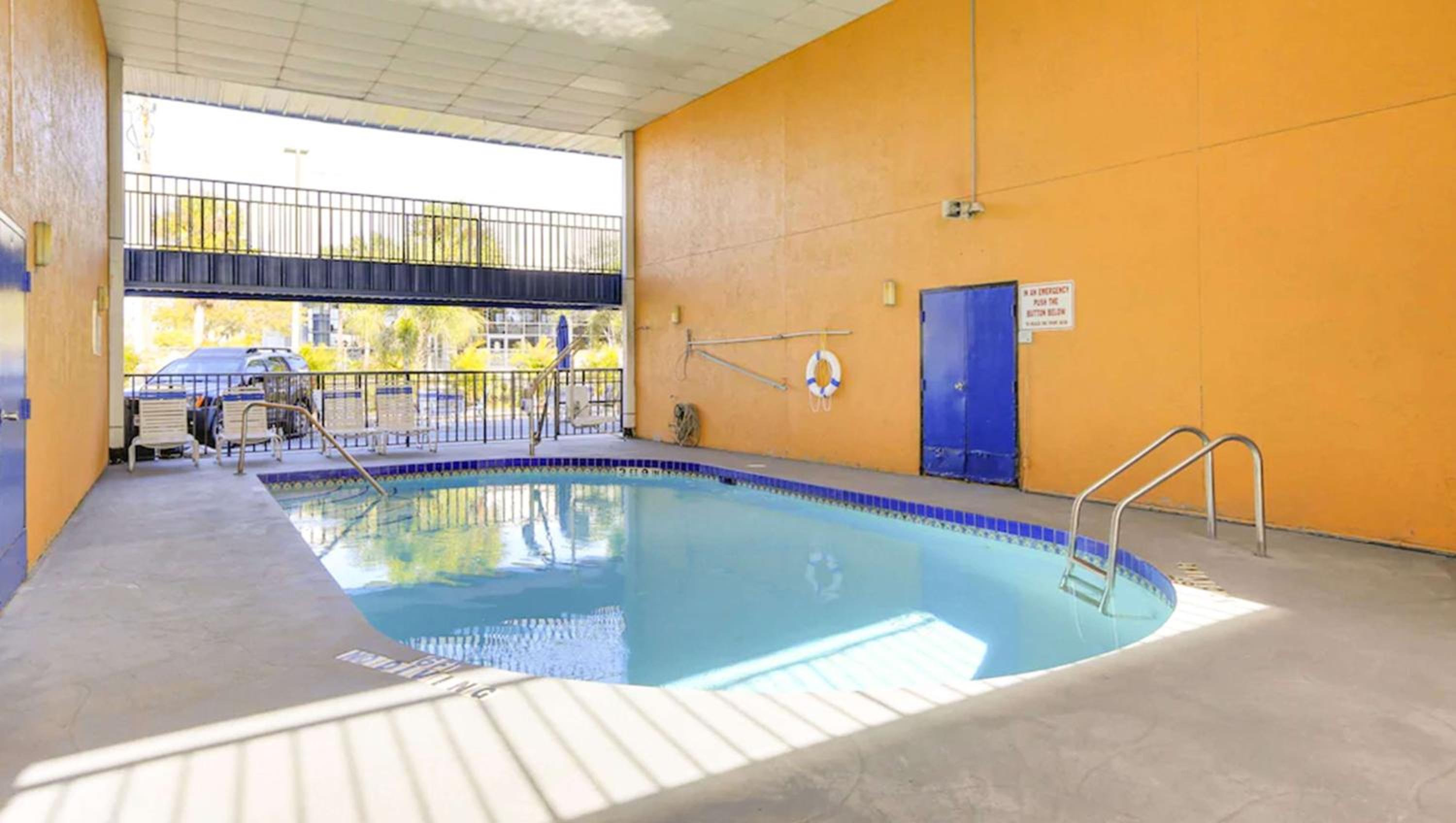 Magnuson Hotel Bradenton - Property Image 10