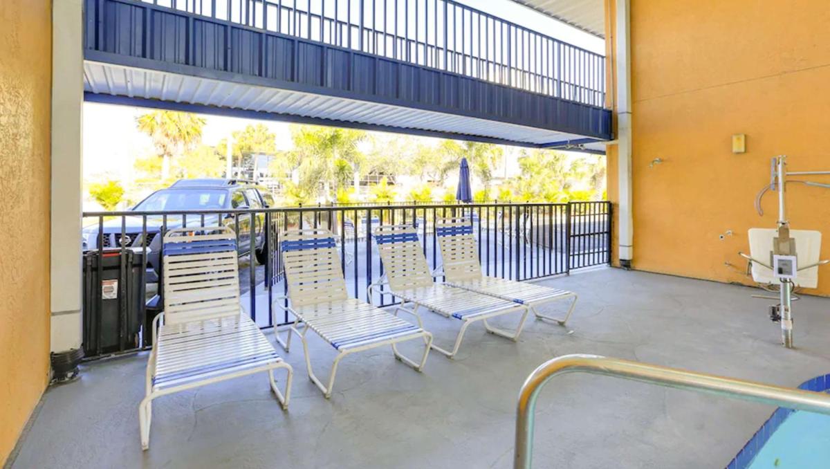 Magnuson Hotel Bradenton - Property Image 11