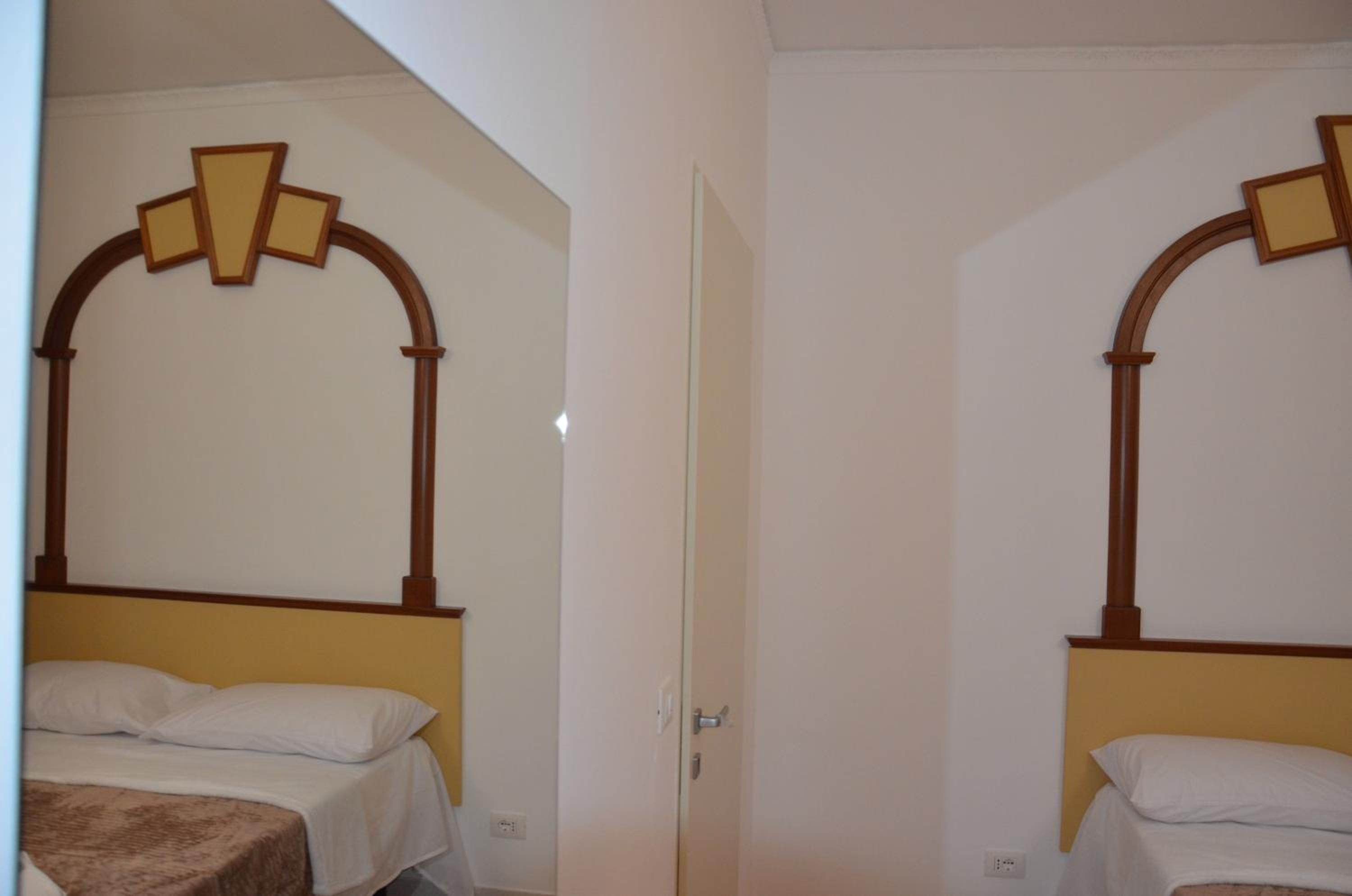 Fly me to Venice photo 2