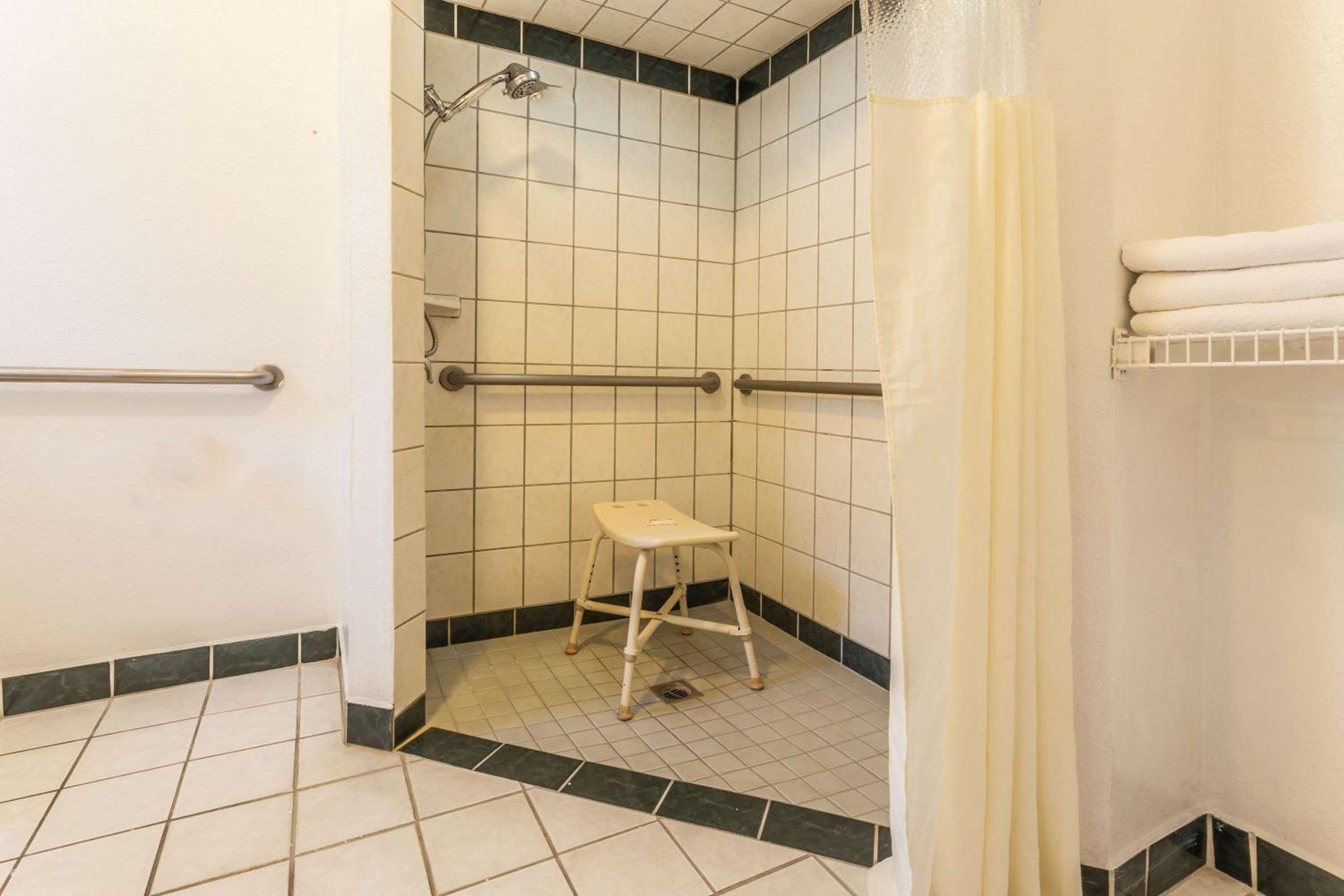 Merced Vacations - Travelodge by Wyndham Merced Yosemite - Property Image 26