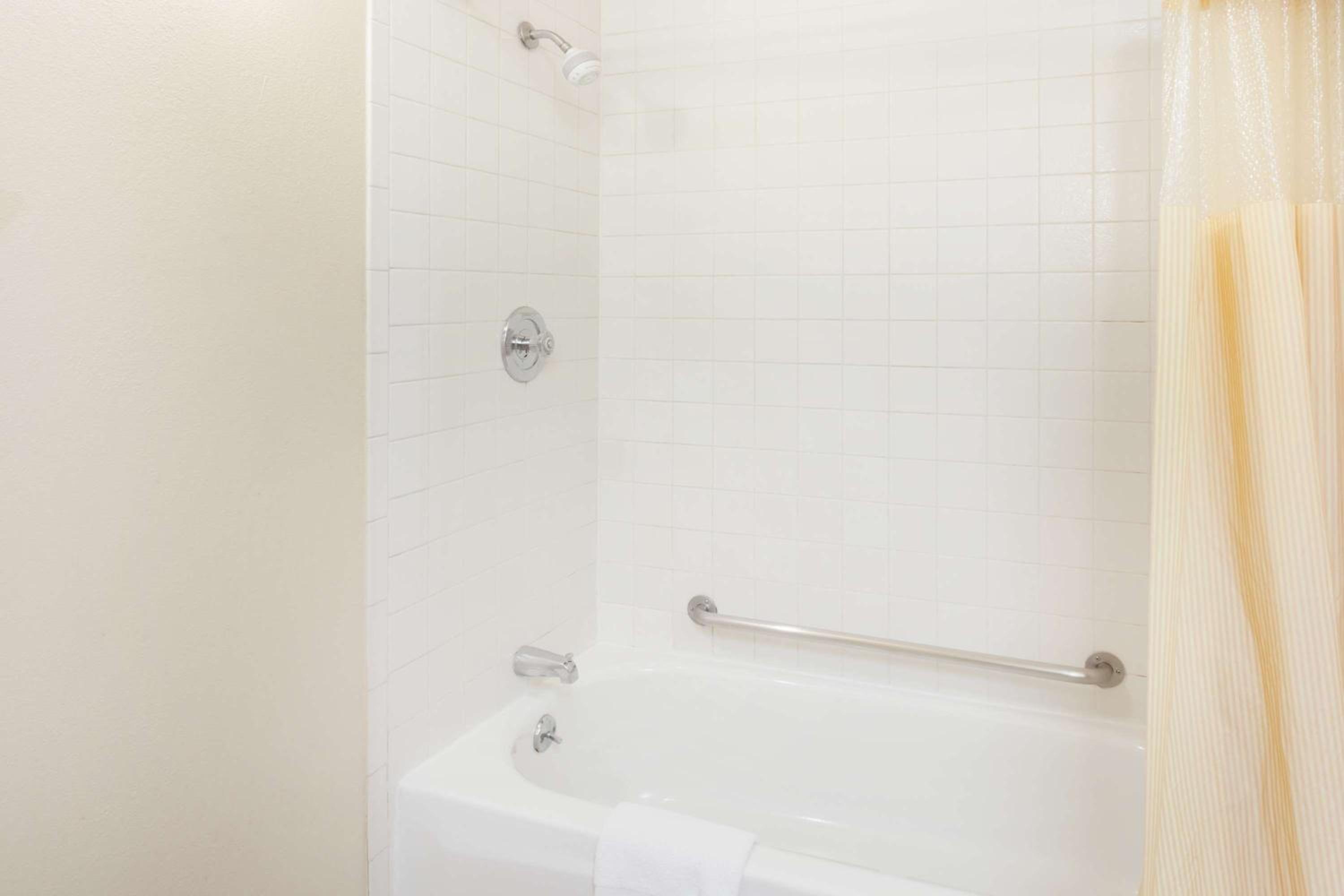 Barstow Vacations - Days Inn by Wyndham Barstow - Property Image 12