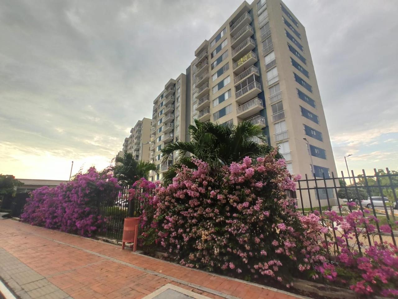 APARTAMENTO VACACIONAL EN RICAURTE - PUERTO AZUL
