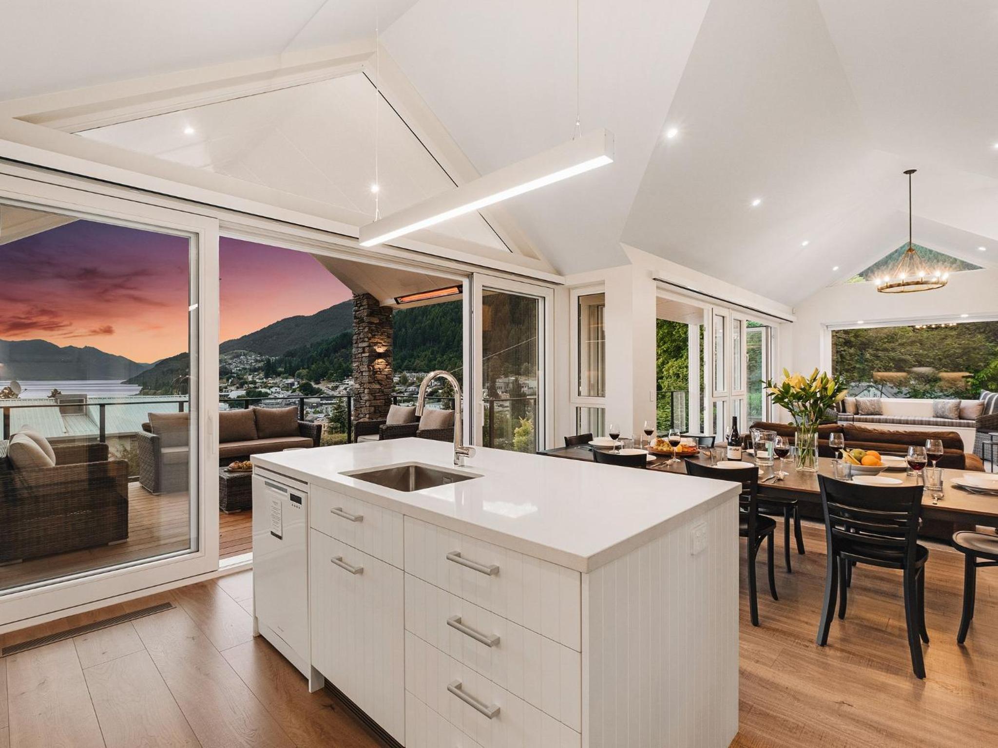 Stonehill Villa - 5 Bed view 2
