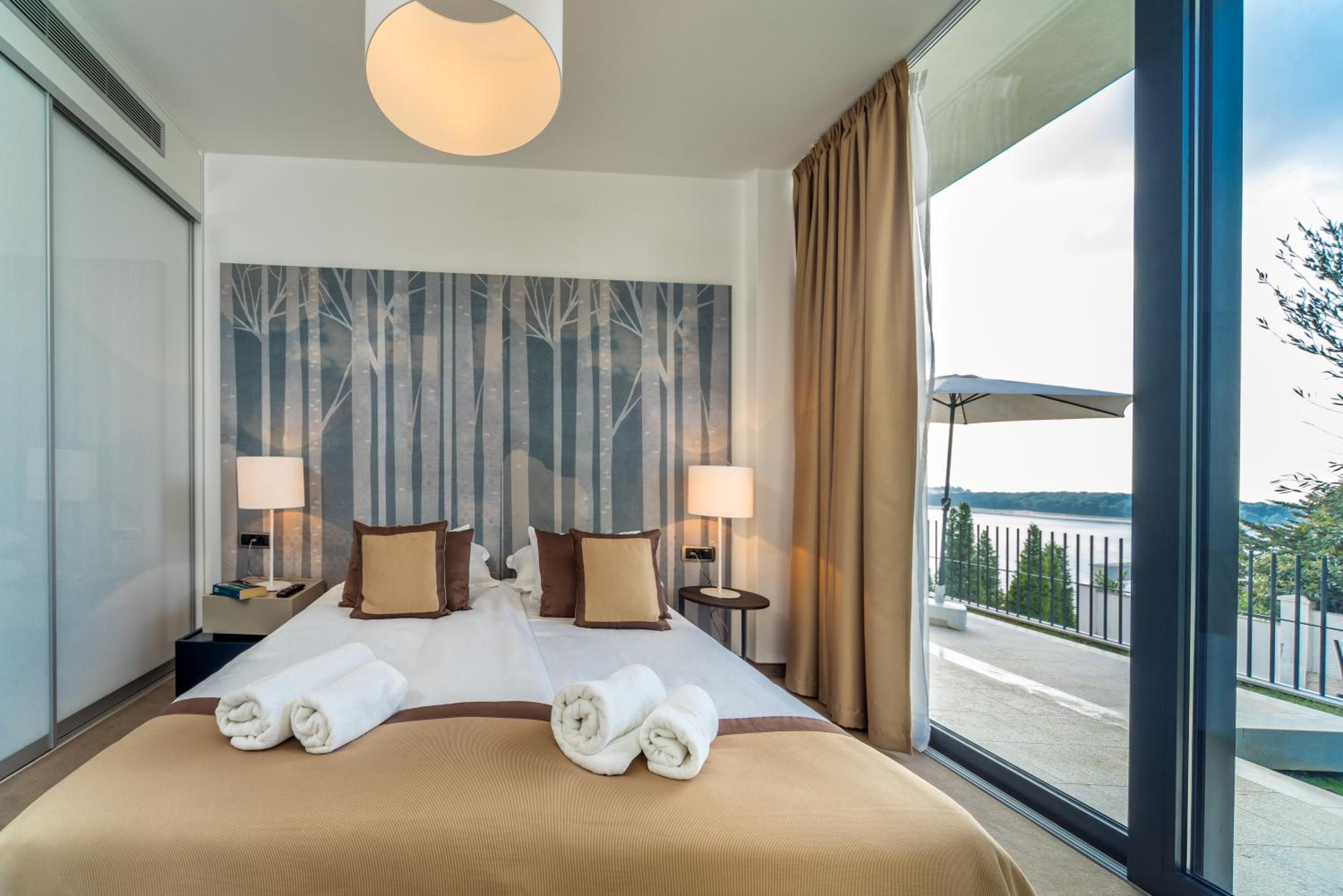 Golden Rays Luxury Villas & Apartments