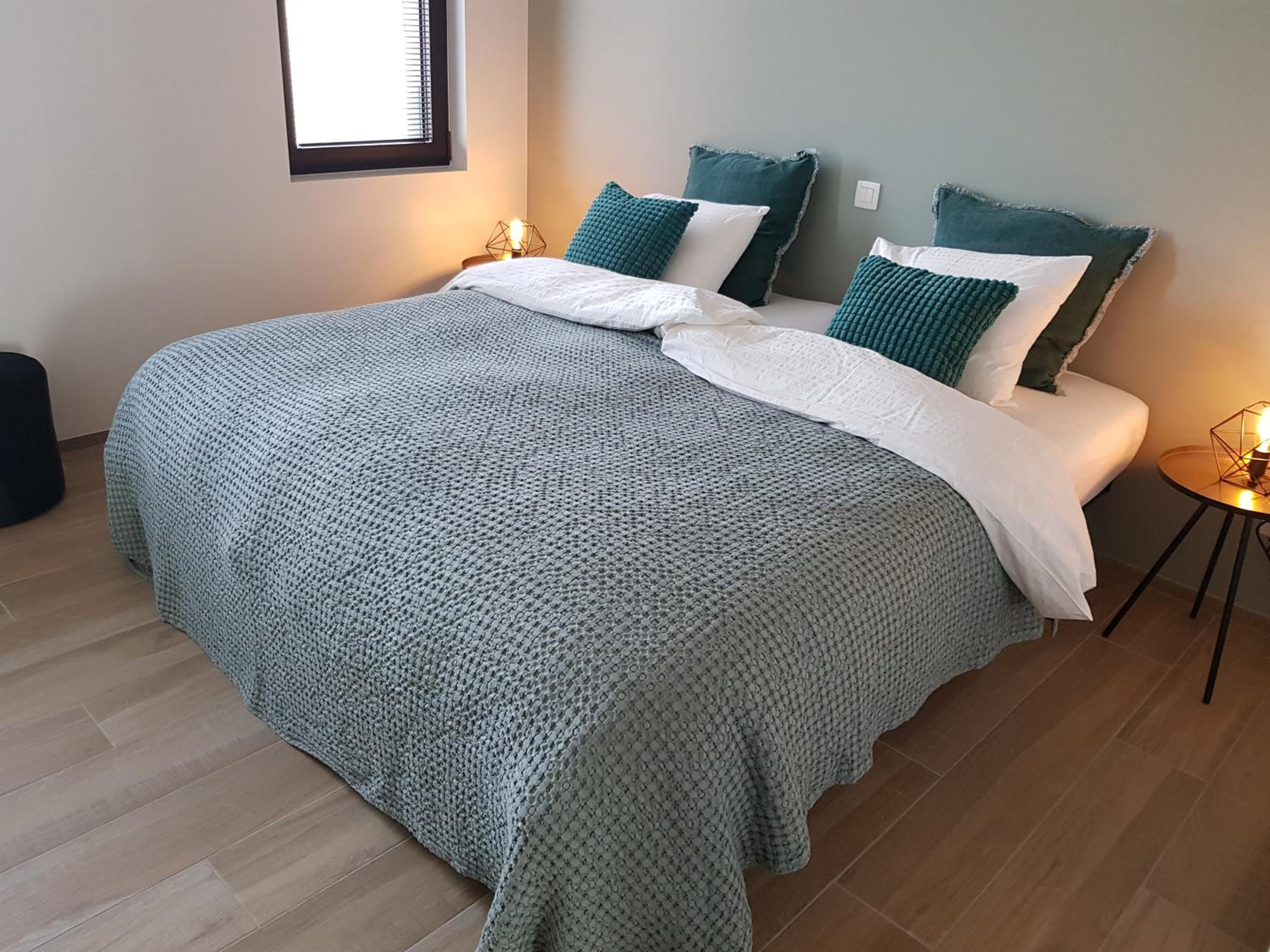 Vakantiewoning Ijzerfront 14-18- Ruim 2-slpk appartement met terras & privéparking