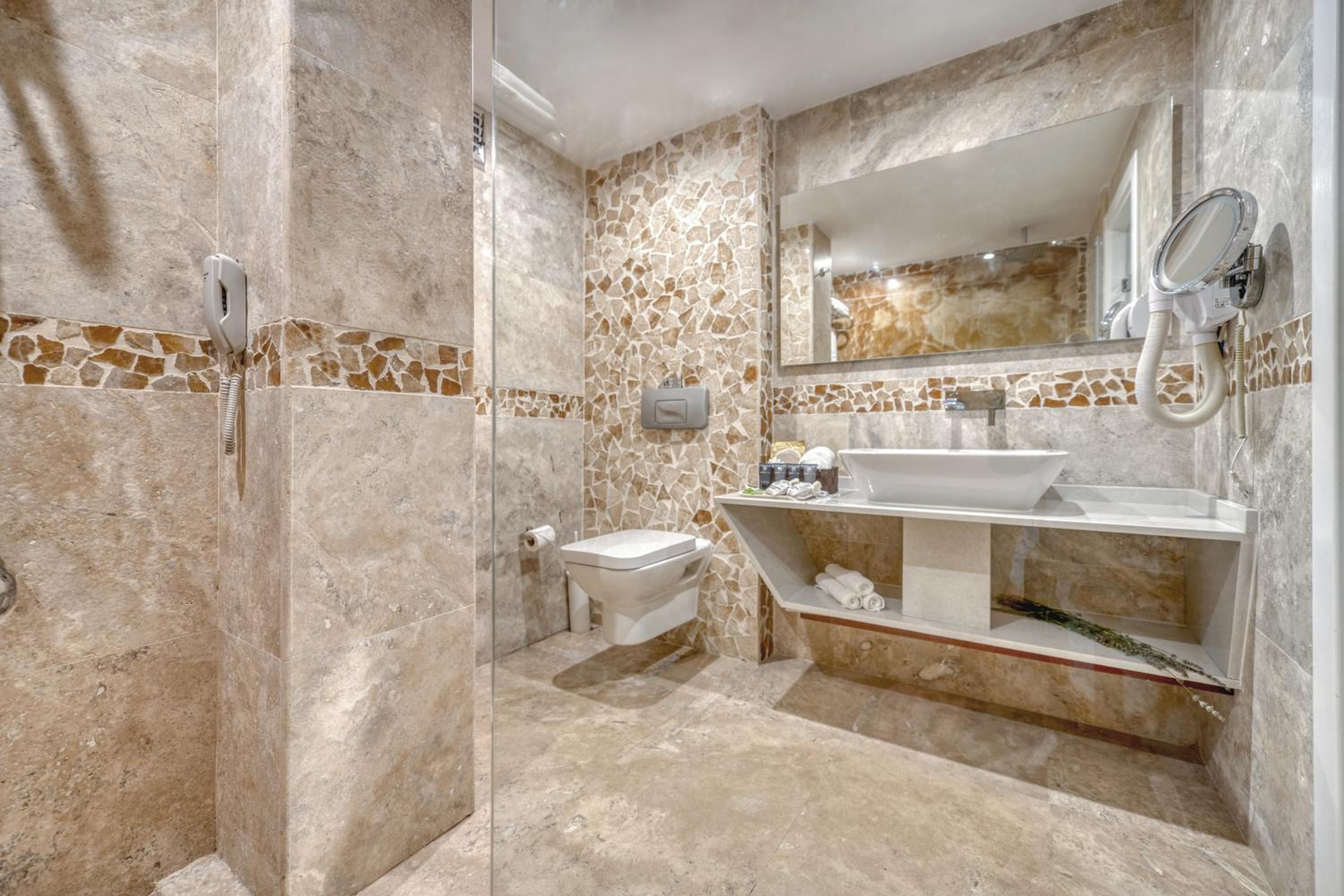 Peninsula Gardens Hotel - Image 32