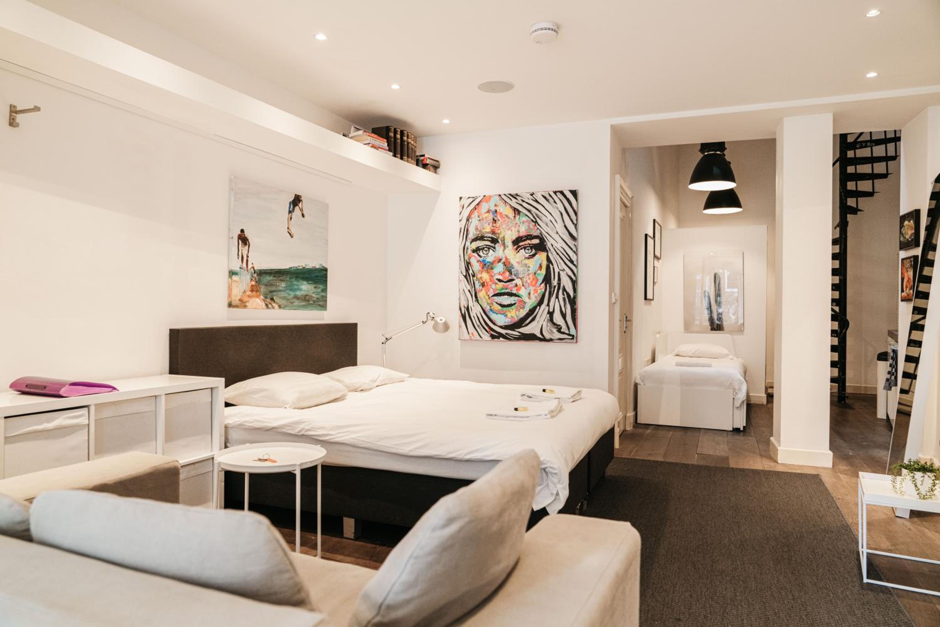 Spui apartment in center photo 2
