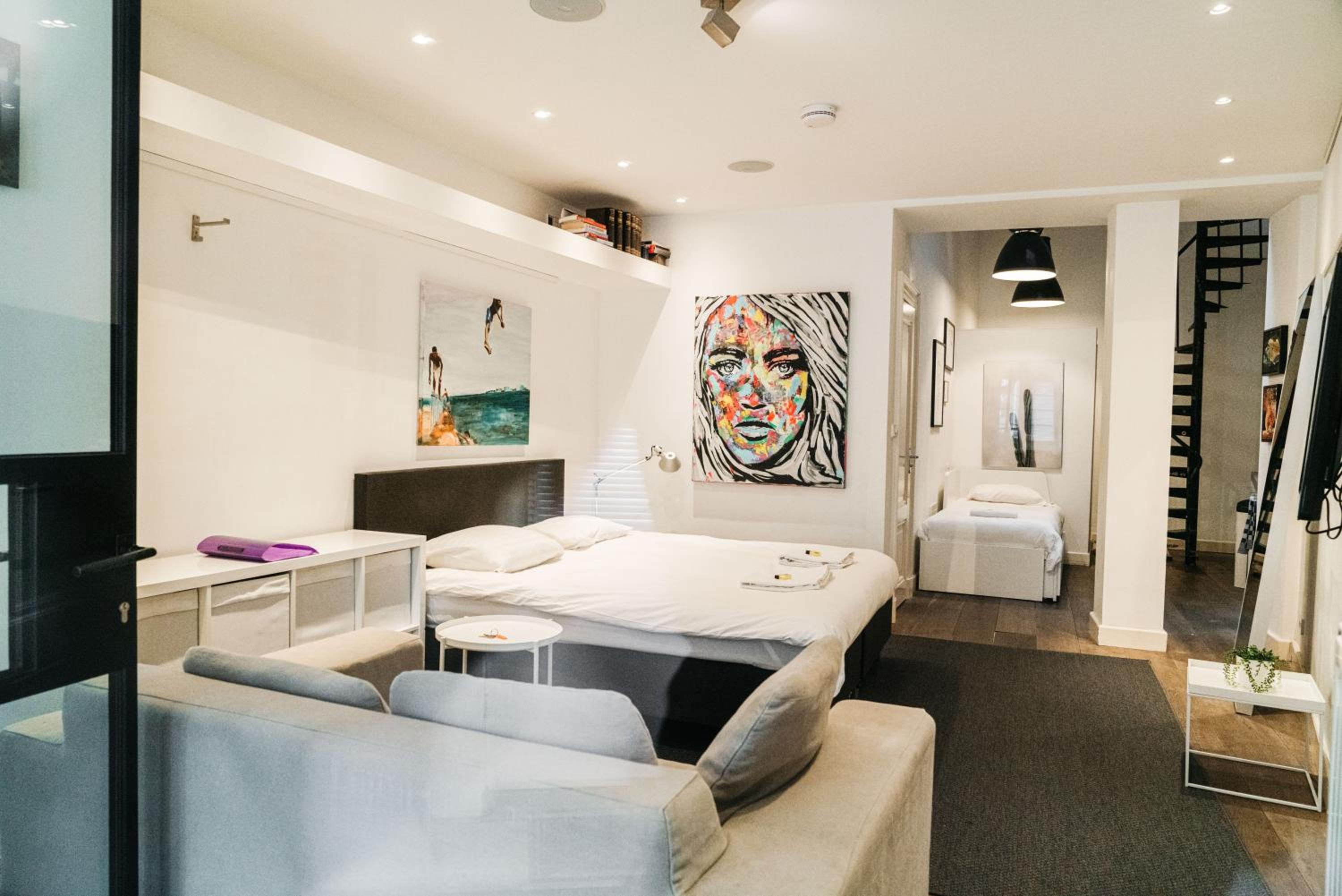Spui apartment in center photo 3