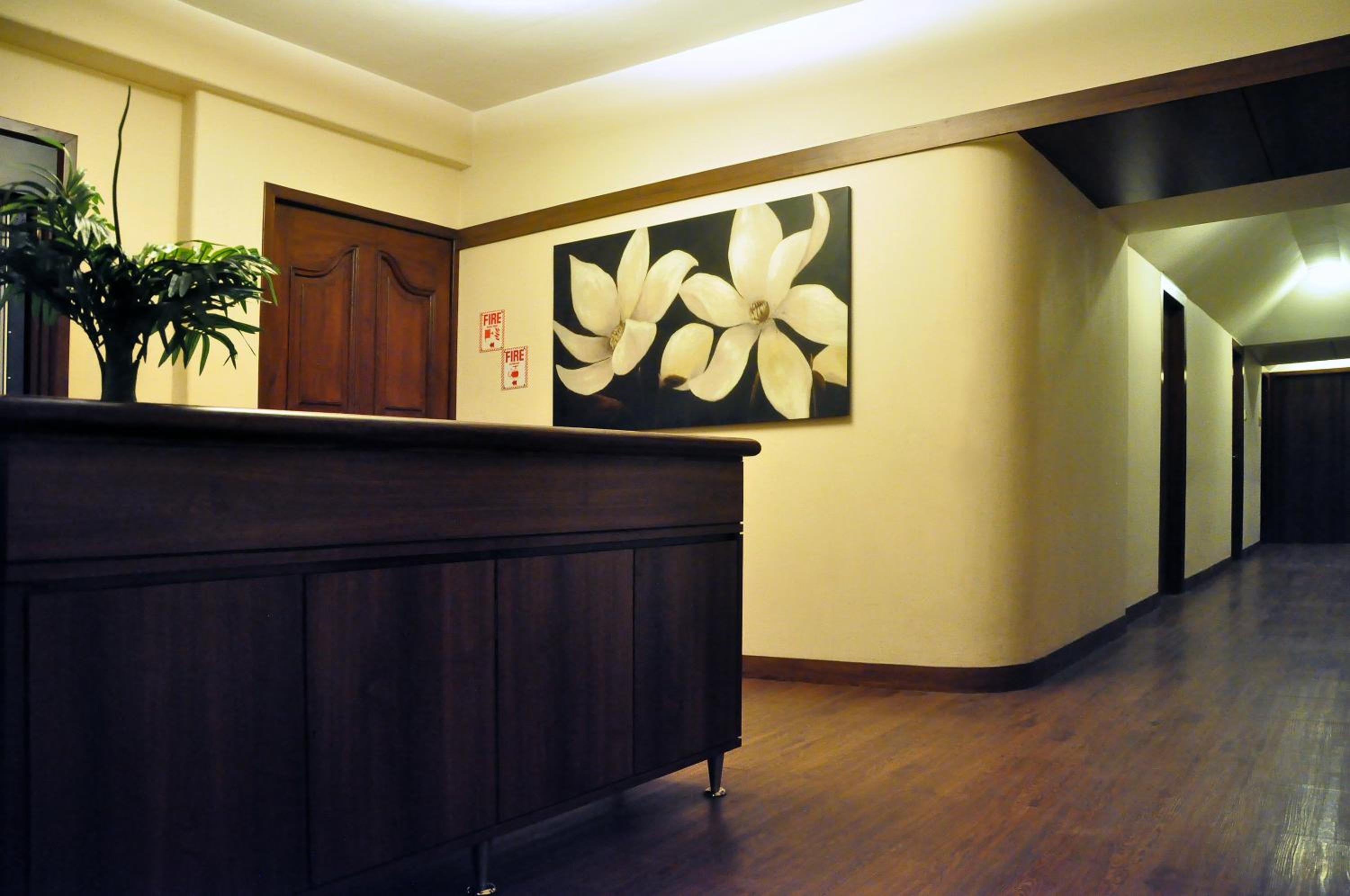 Abbott Hotel