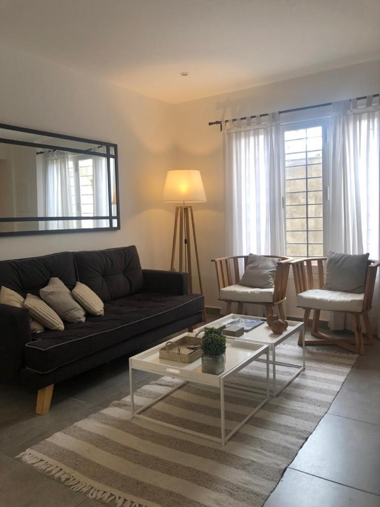 Laura Deco I
