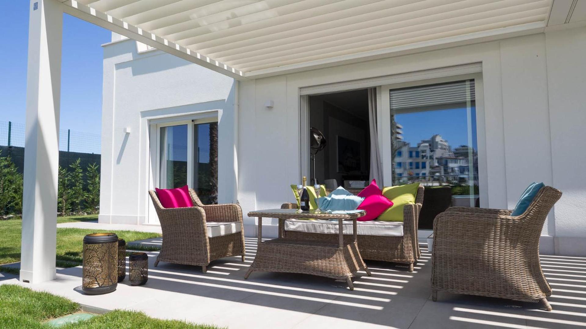 PORTOVERDE BEACH VILLA 12, Emma Villas view 5