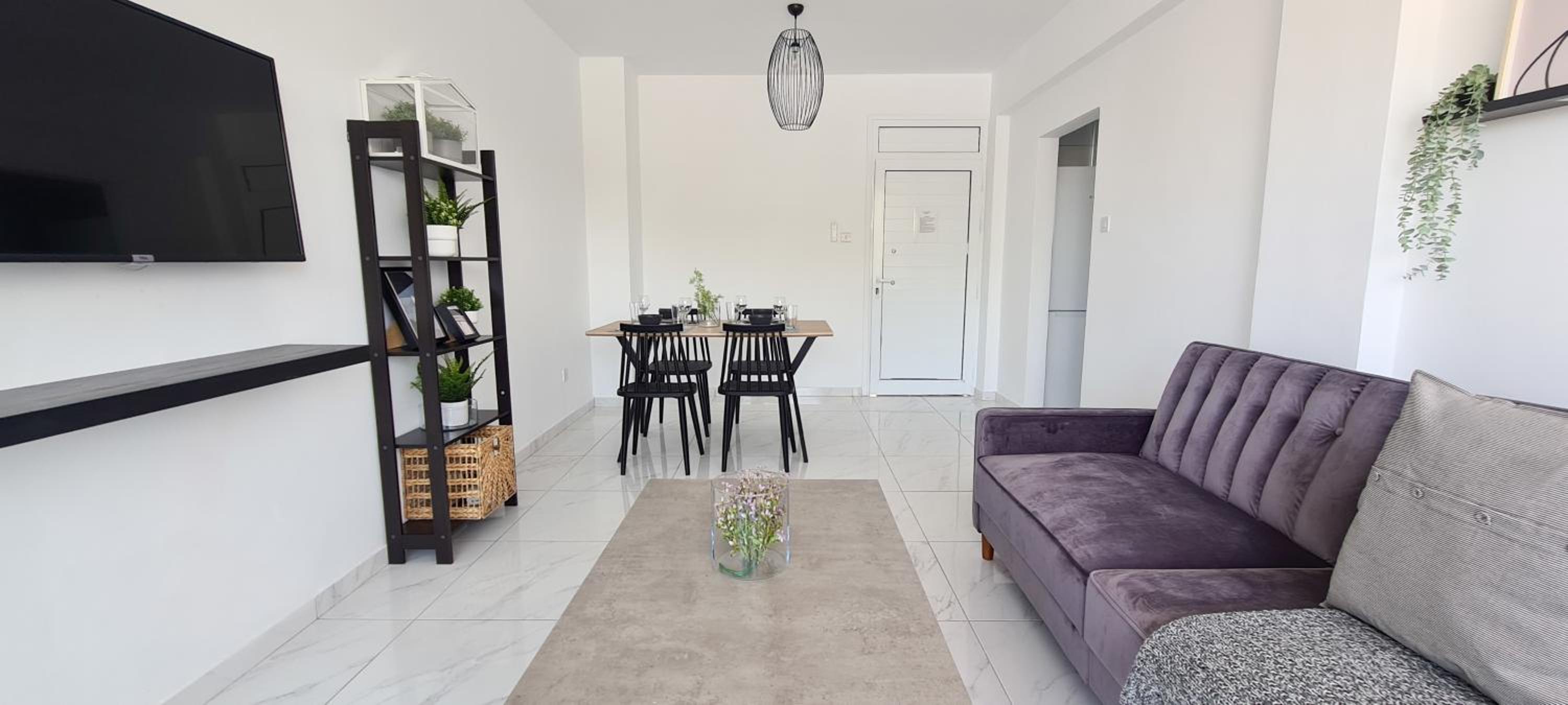 Phaedrus Living - Seaside Executive Flat Harbour 206 view 4