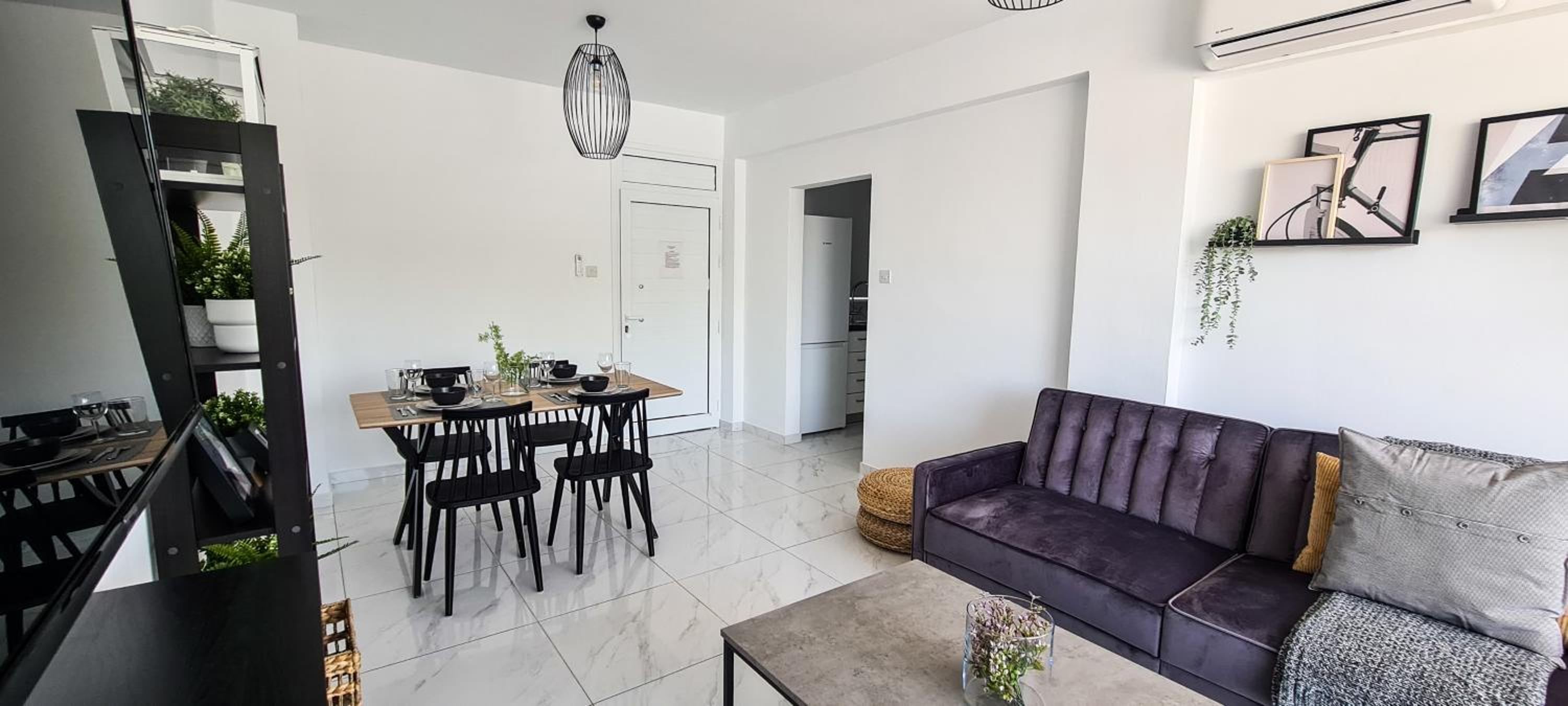 Phaedrus Living - Seaside Executive Flat Harbour 206 view 5