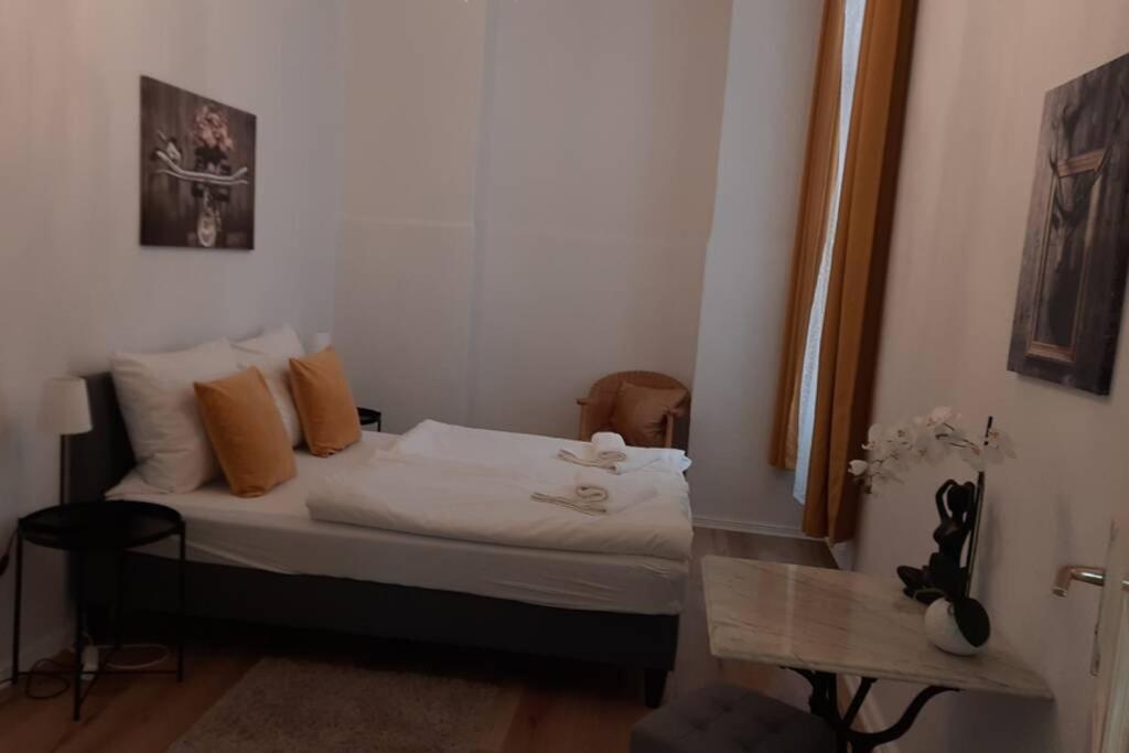 Family Apartment for 6 guests, Mitte Moabit