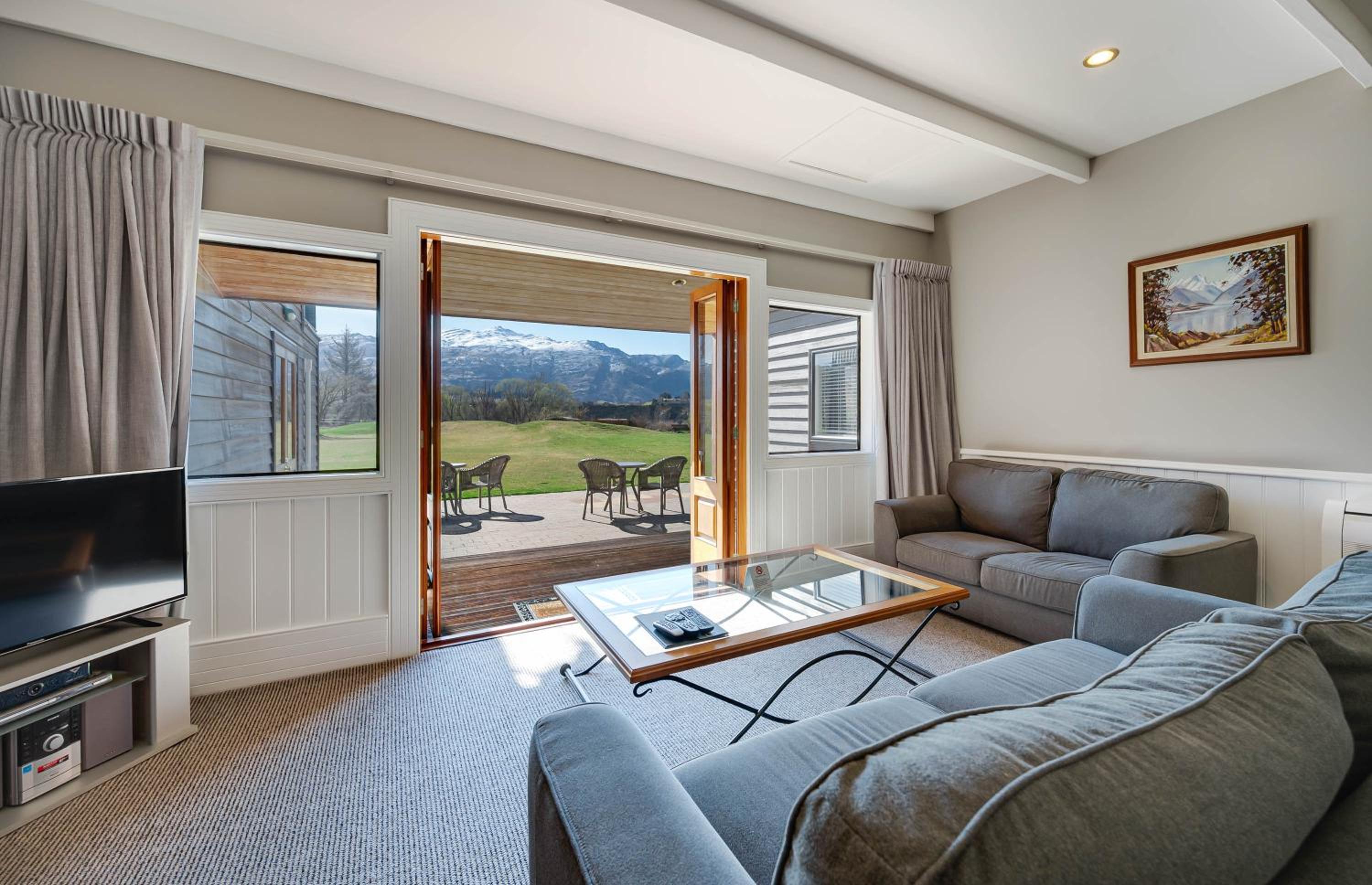 Manata Homestead & Lodge - Image 4