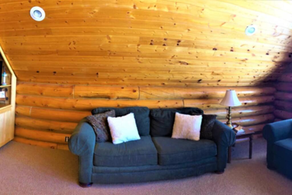 Red Rock Ranch Log Cabin: Large, Fully Furnished view 3