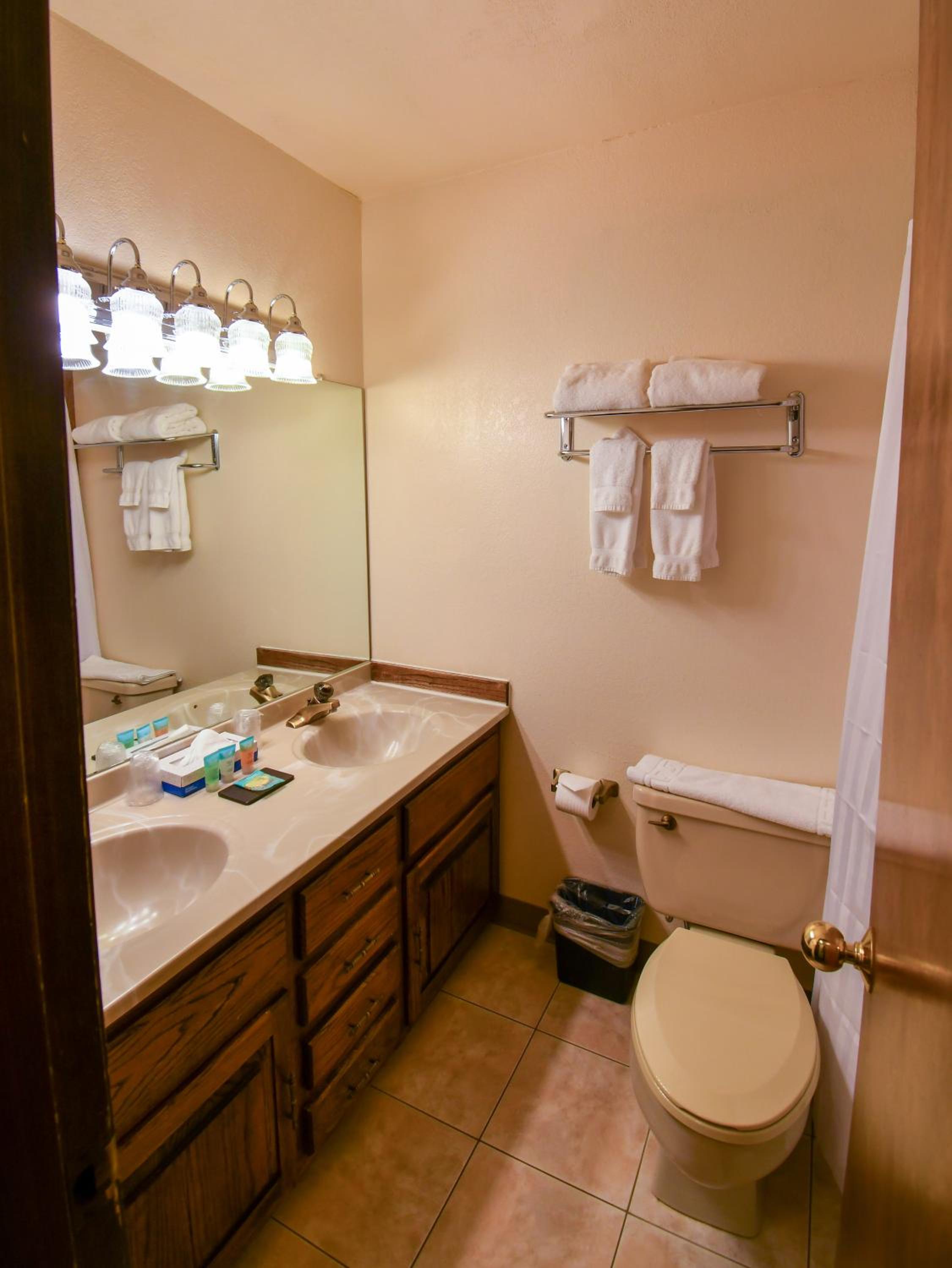 The Inn at Silvercreek - Property Image 22