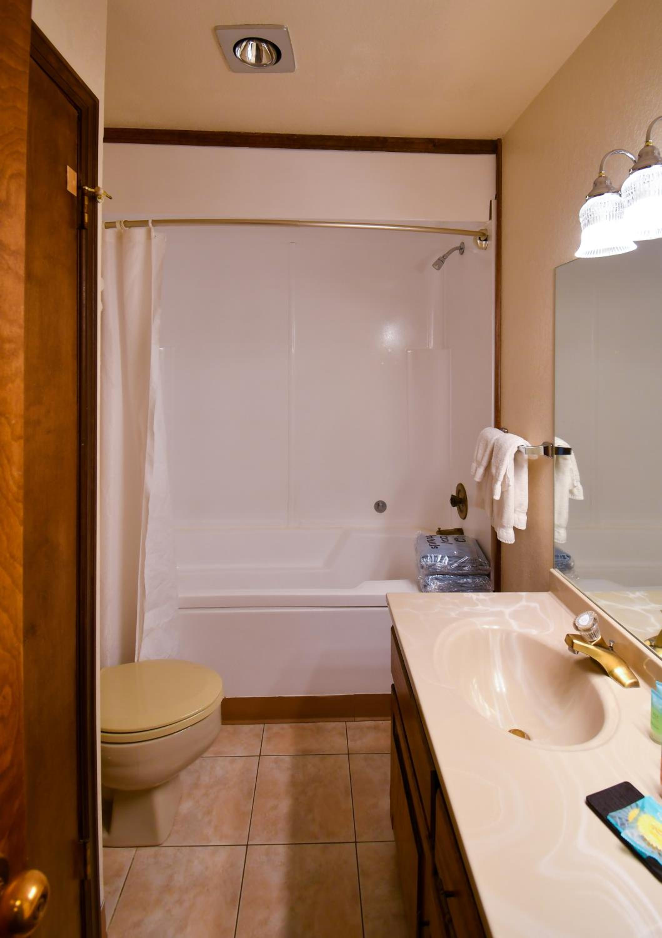 The Inn at Silvercreek - Property Image 28