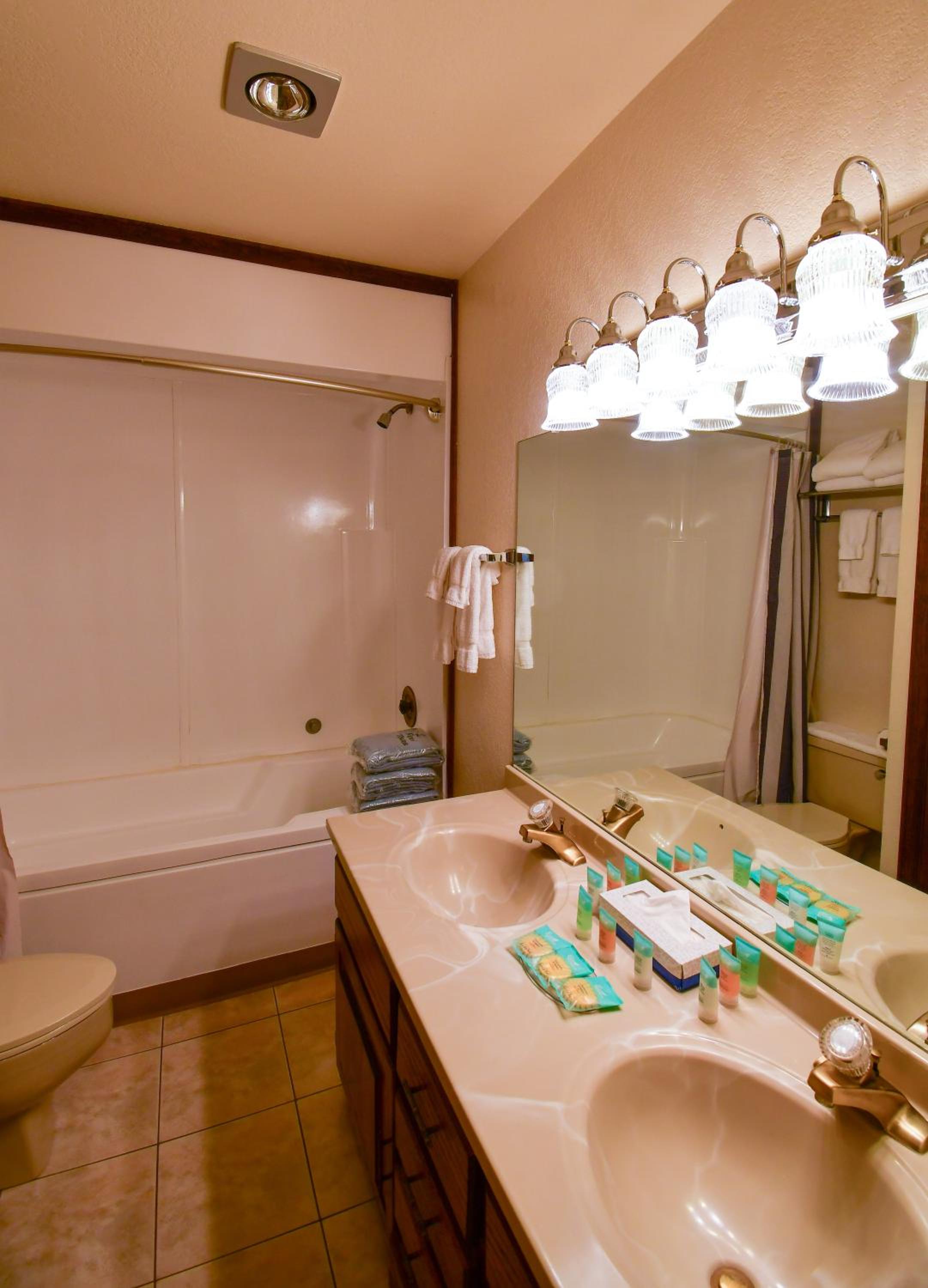 The Inn at Silvercreek - Property Image 51