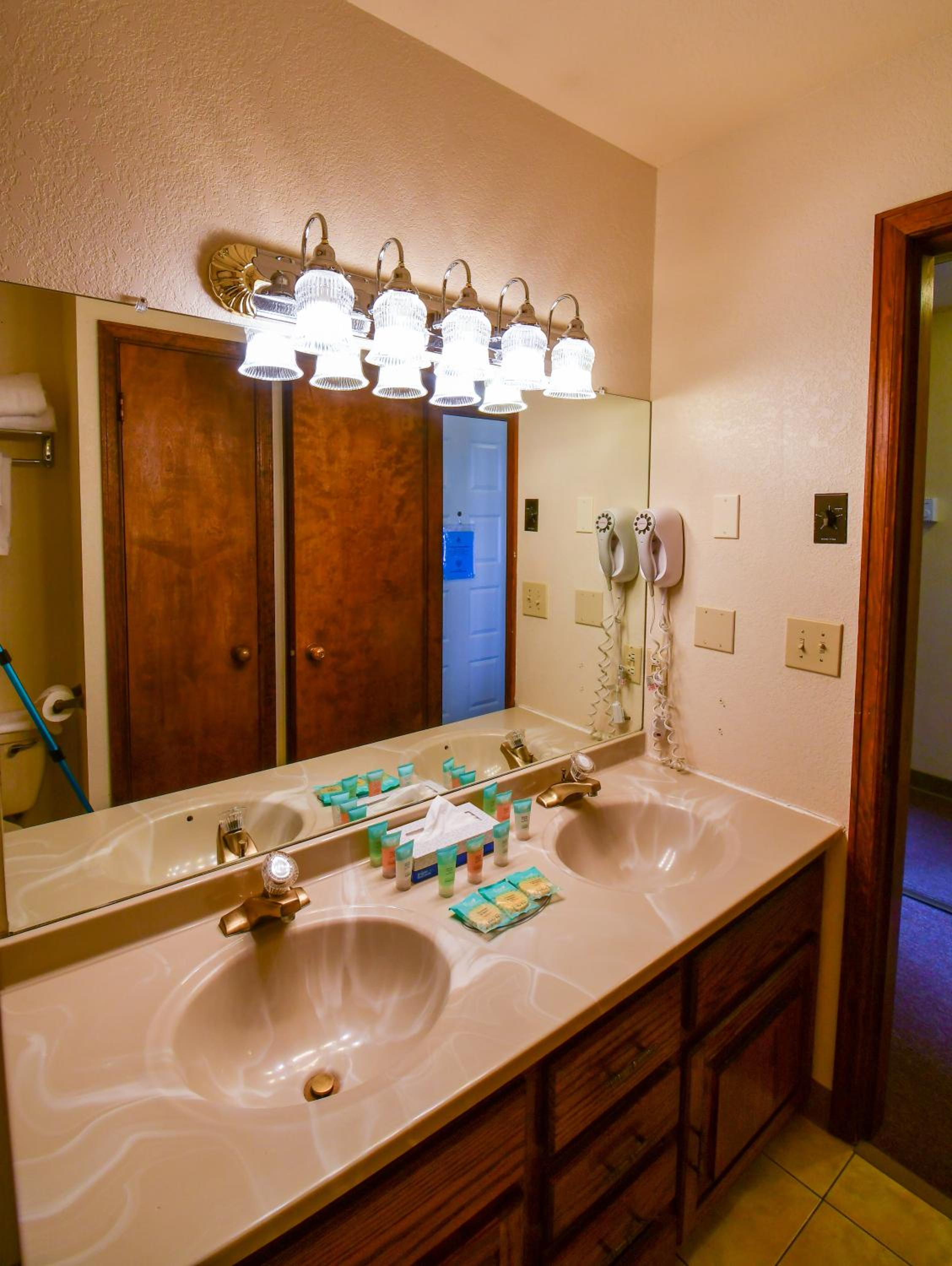 The Inn at Silvercreek - Property Image 55