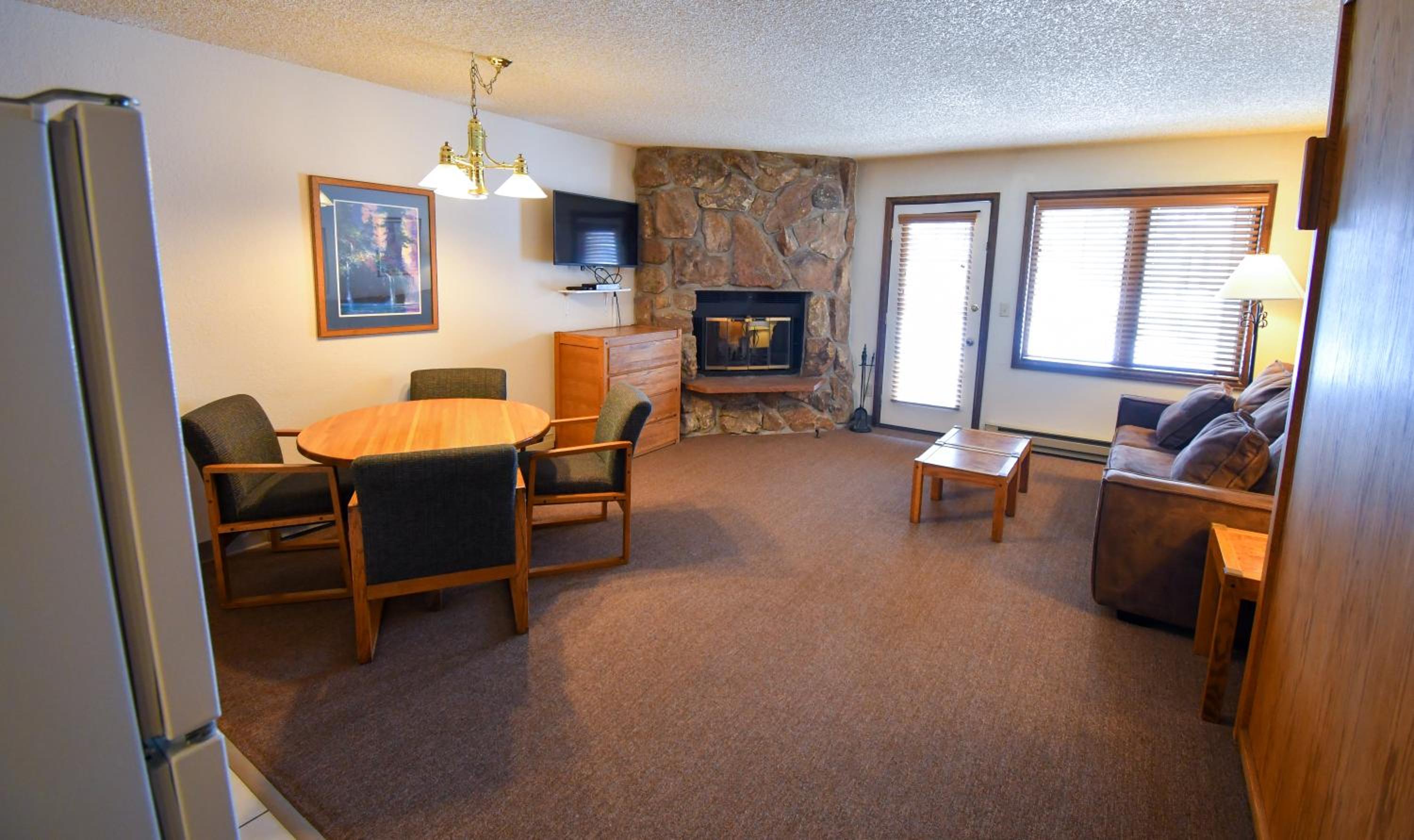 The Inn at Silvercreek - Property Image 3