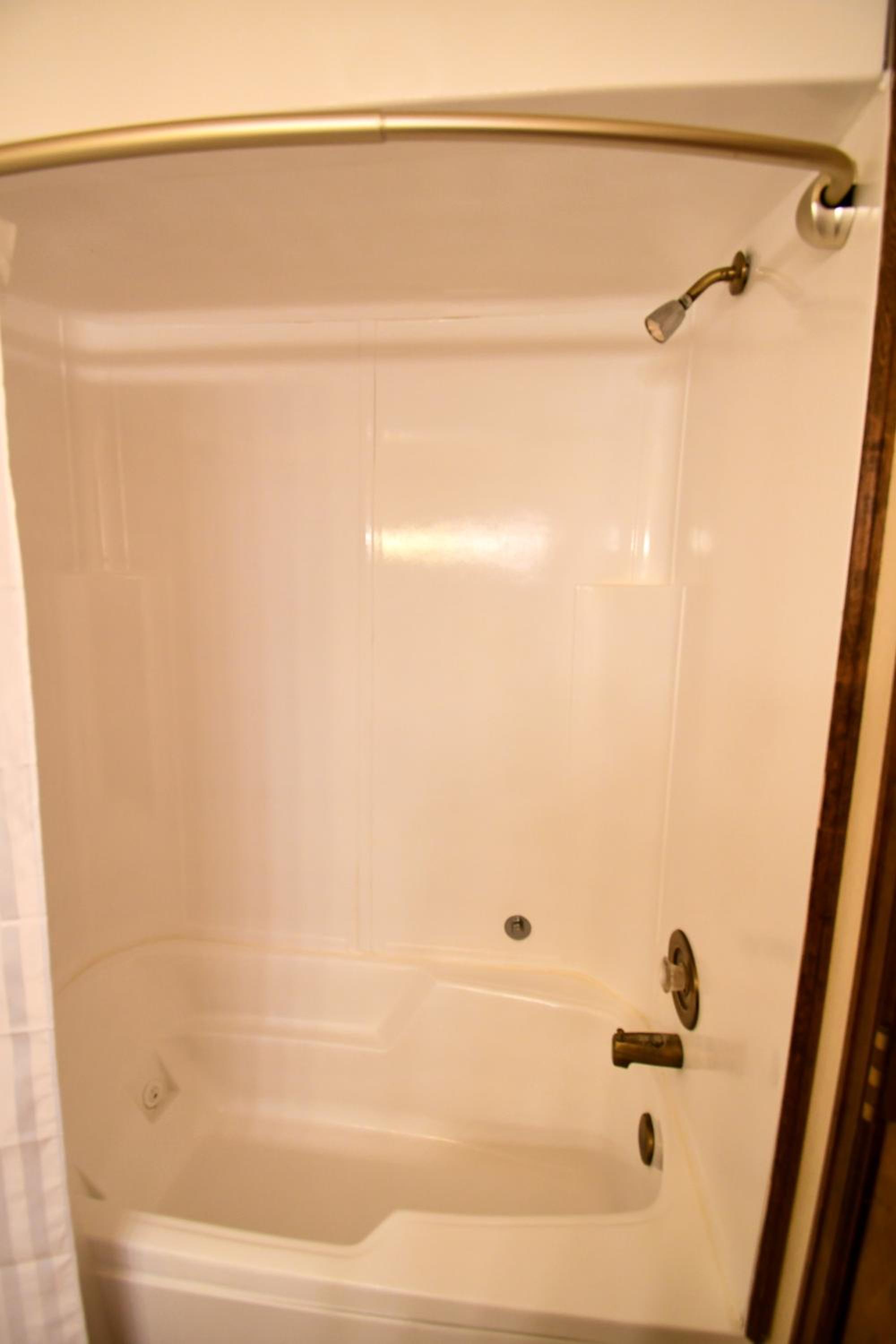 The Inn at Silvercreek - Property Image 4