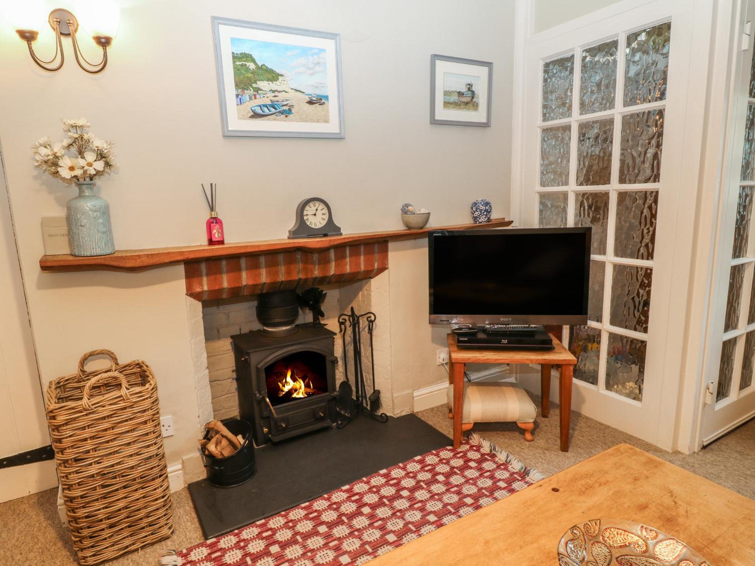 Robyn Cottage view 5