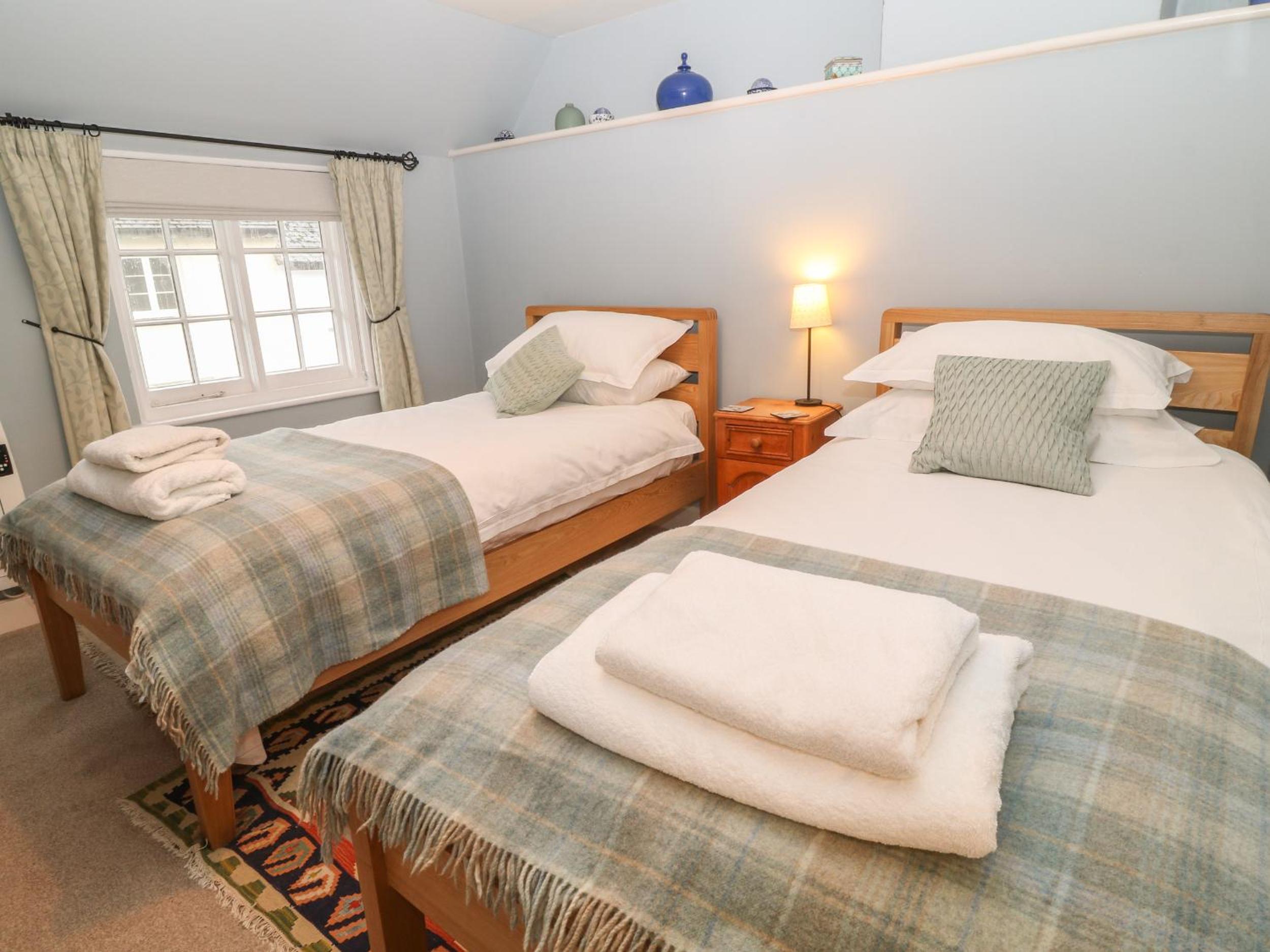 Robyn Cottage view 2