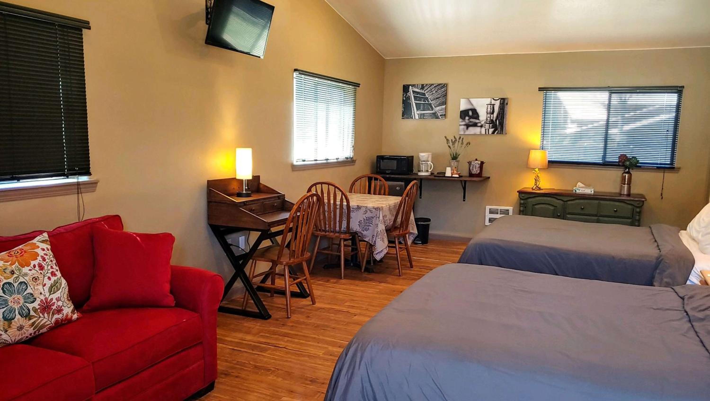 Dodge Peak Lodge
