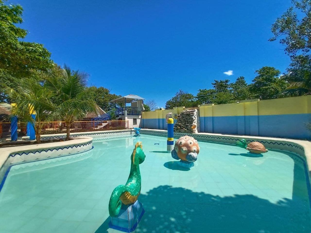 Hotel RedDoorz Near Gaisano Grand Cordova - Image 1