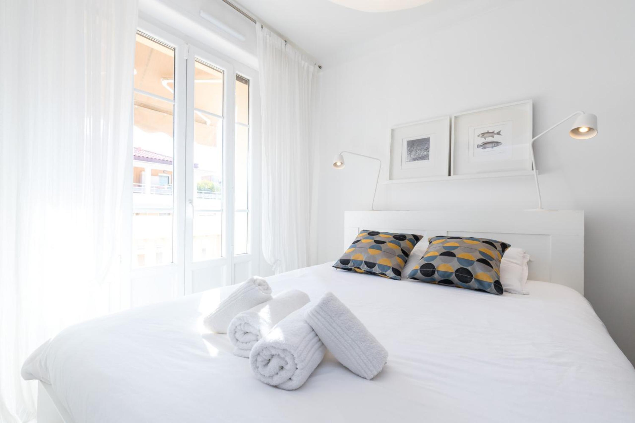 Cosy 1 Bdr near Garibaldi Square - Top Floor & AC photo 4