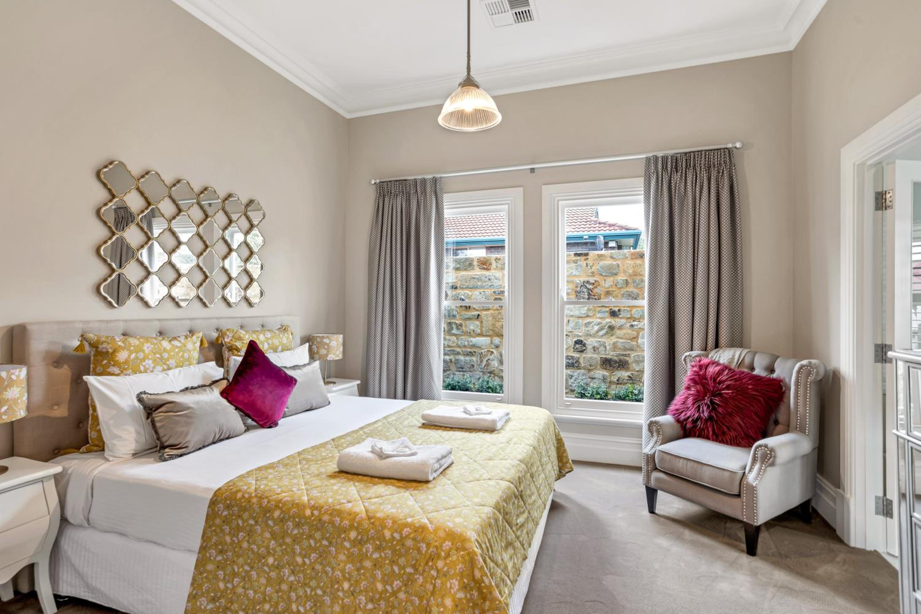Grandview Accommodation - The Elm Tree Apartments