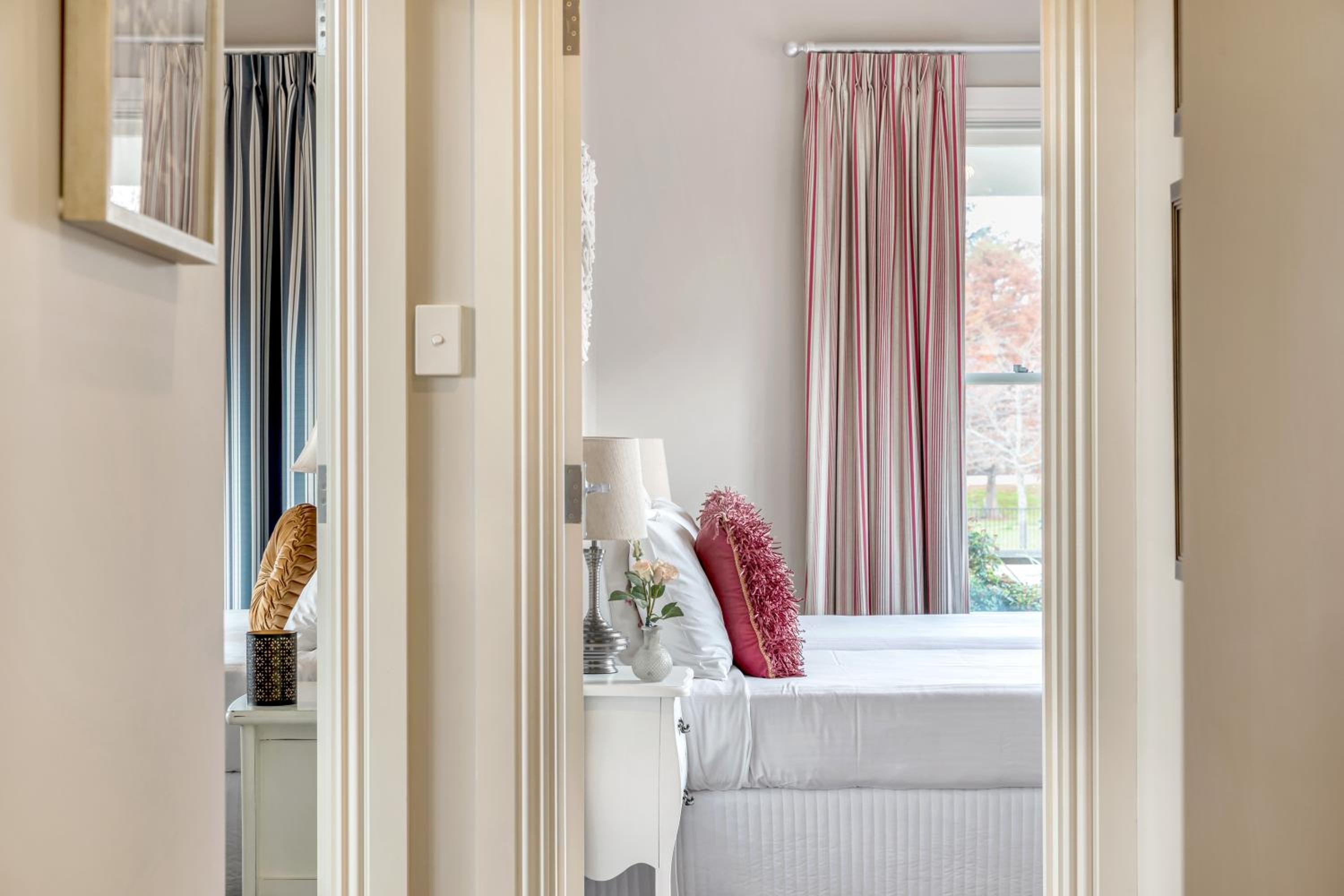 Grandview Accommodation - The Elm Tree Apartments