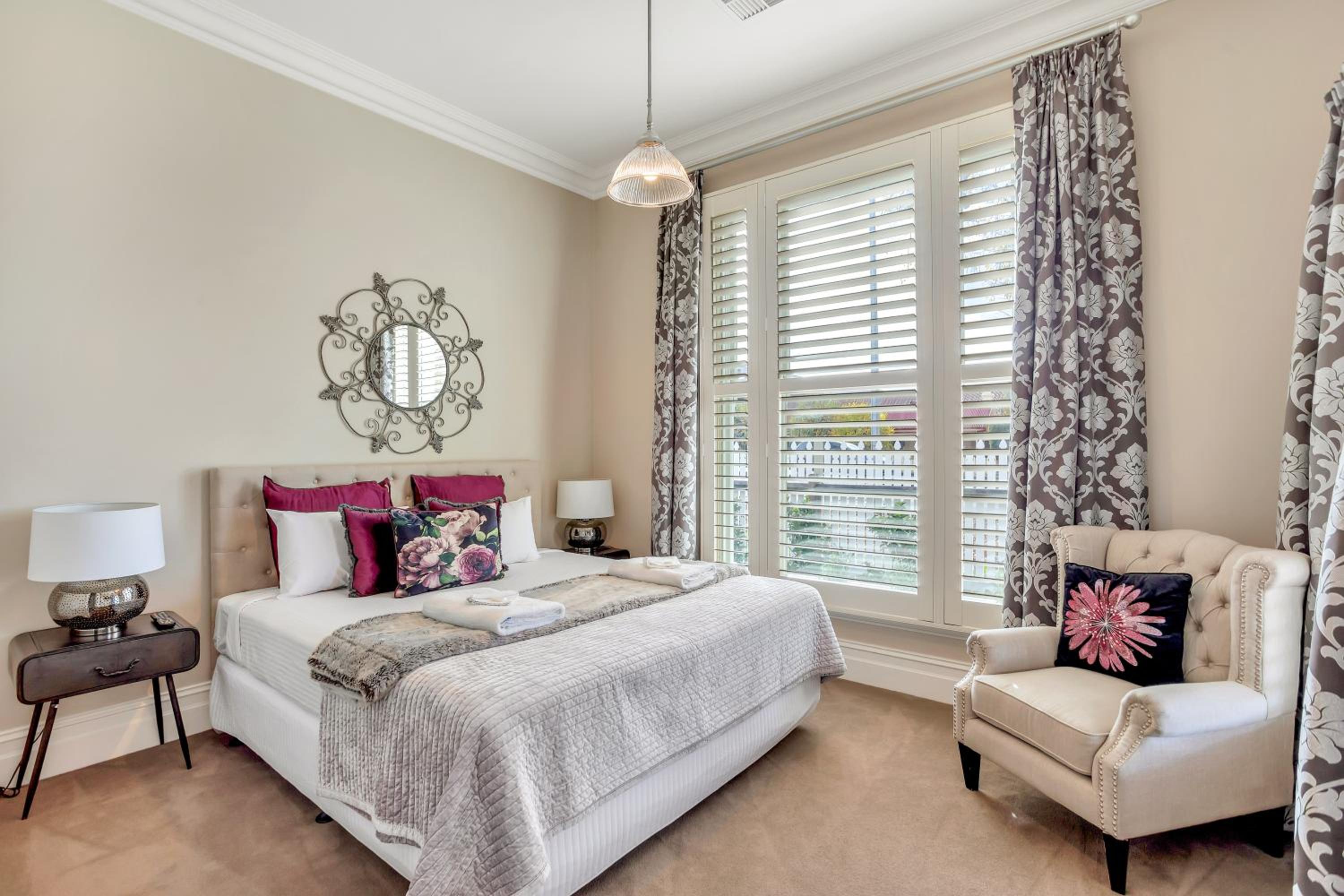 Grandview Accommodation - The Elm Tree Apartments