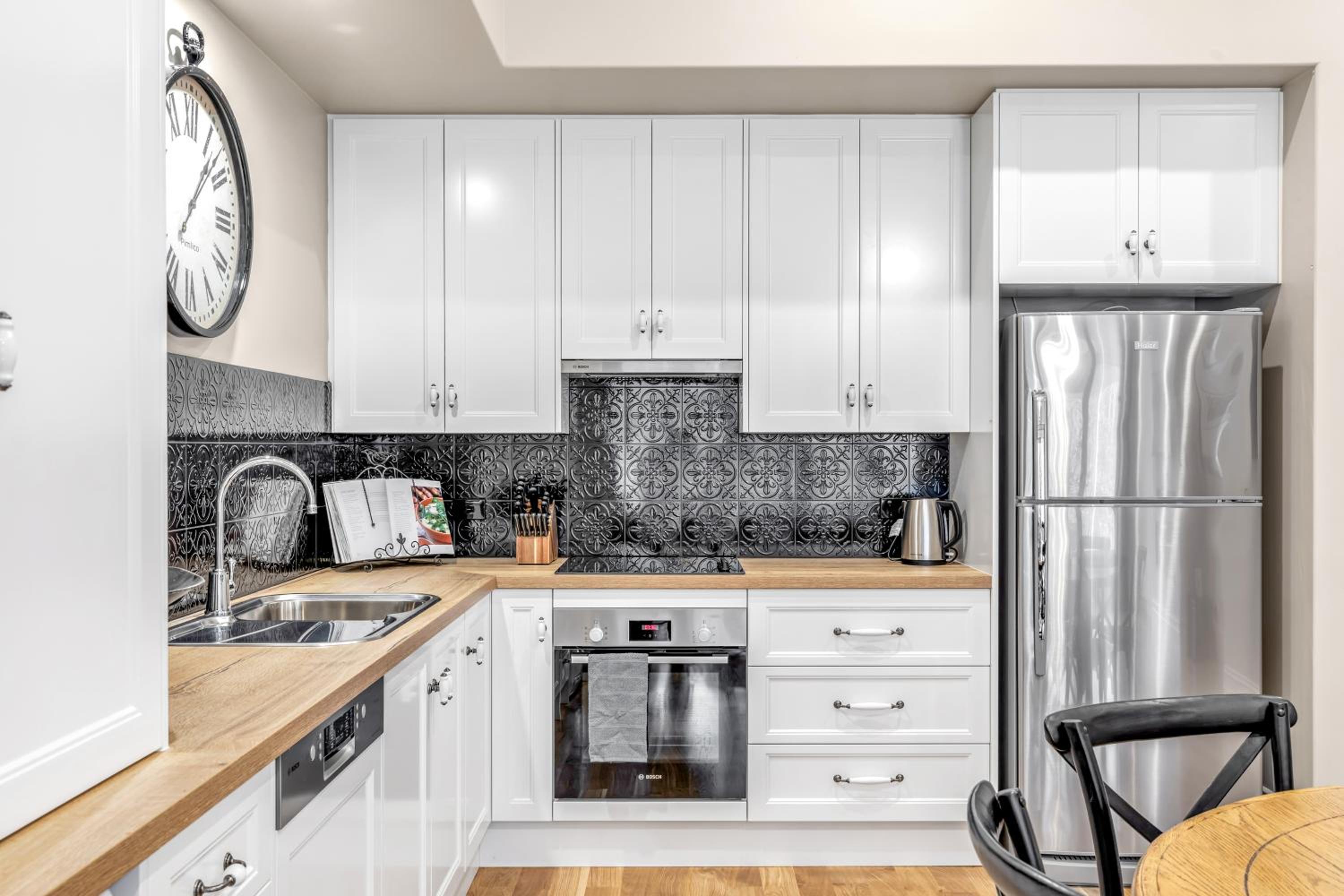 Grandview Accommodation - The Elm Tree Apartments