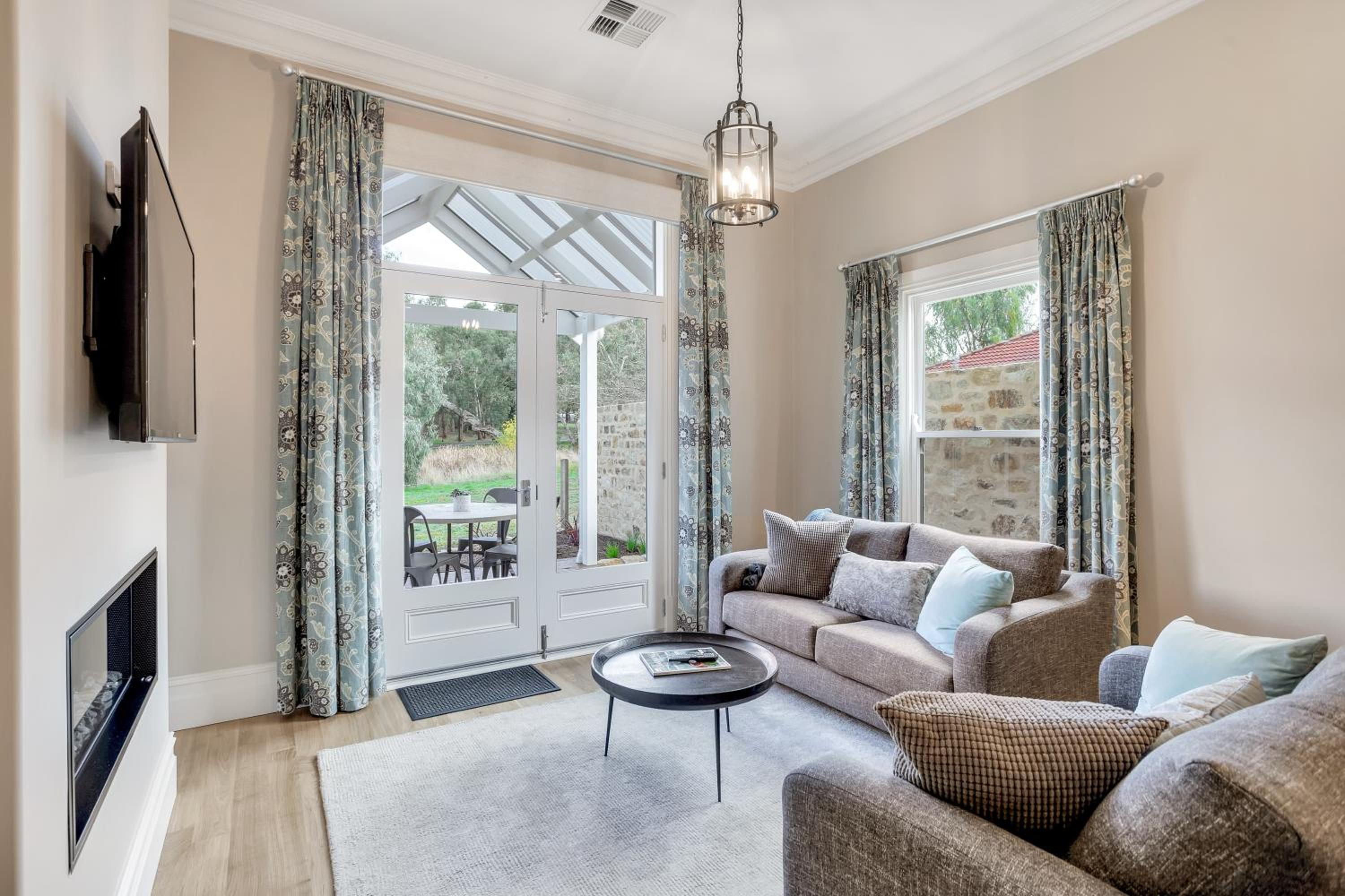 Grandview Accommodation - The Elm Tree Apartments