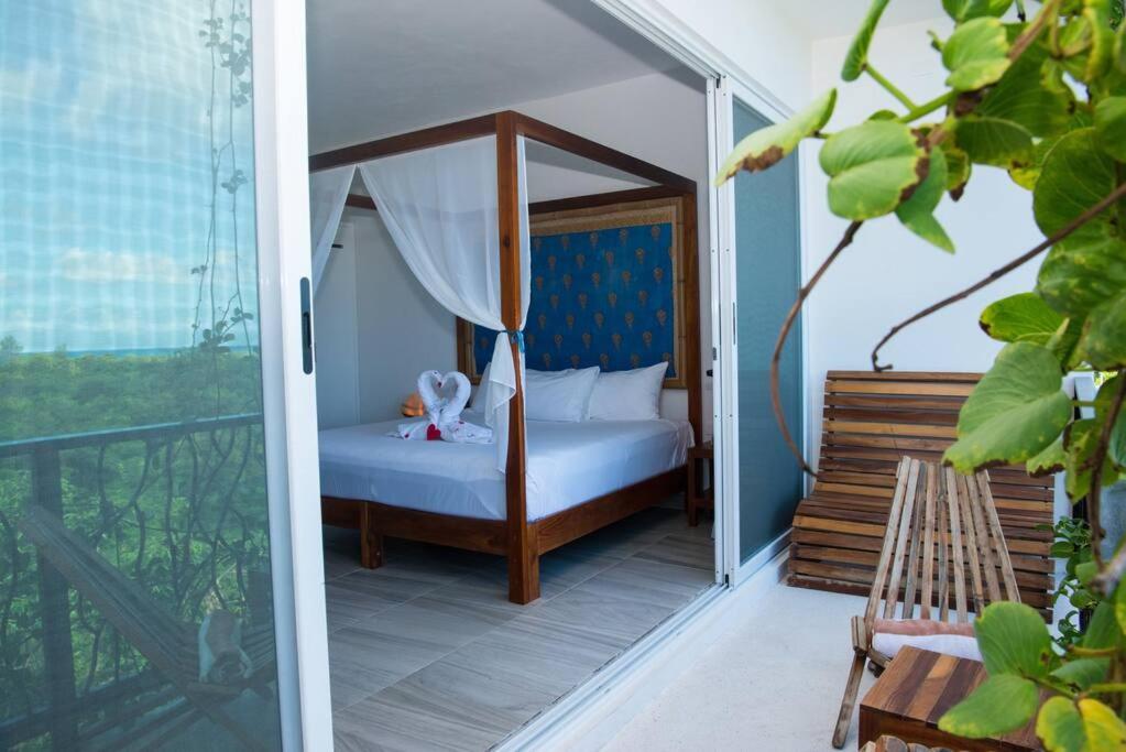 Oceanview Luxury Suite Steps from Quinta Avenida Balcony Infinity pool HMoon view 2