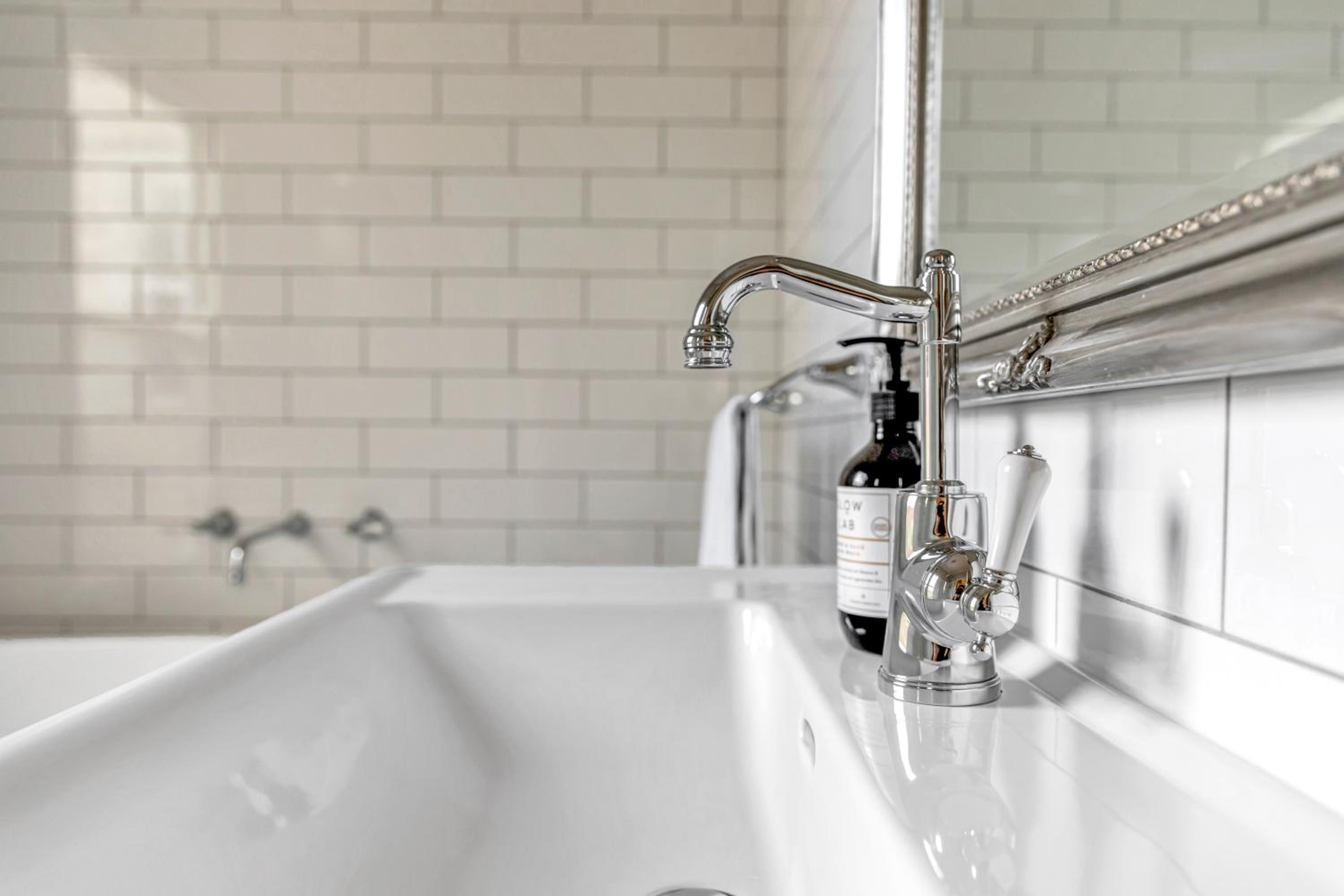 Grandview Accommodation - The Elm Tree Apartments