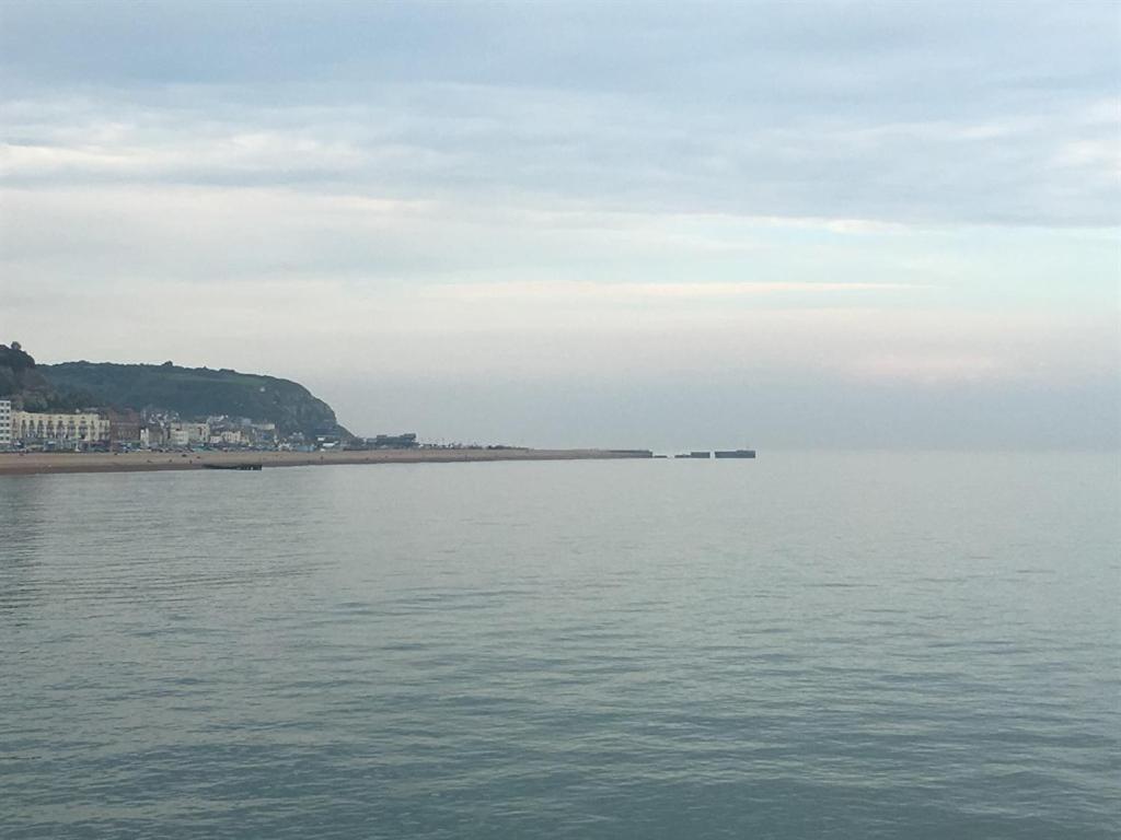 Moray Hastings