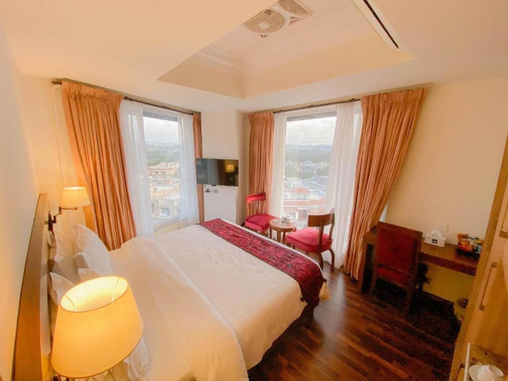 hotel room