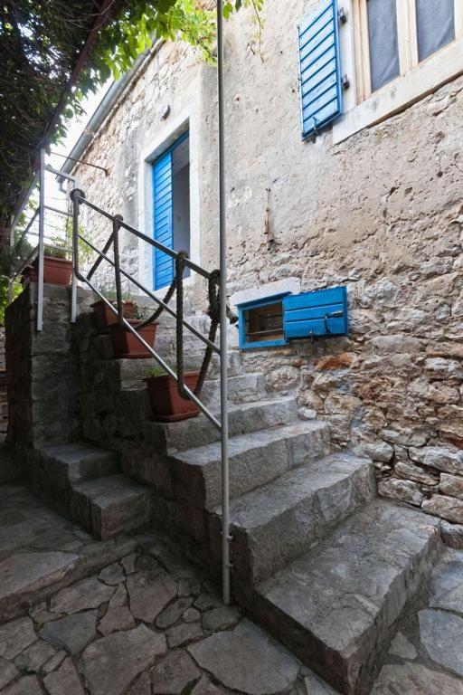 450 year-old house with a garden view 2