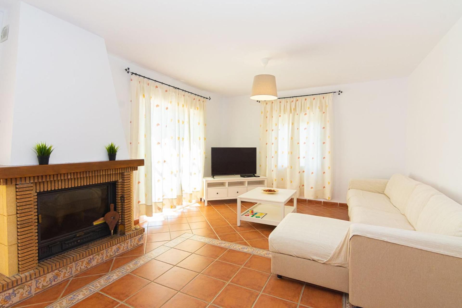 VILLA ANDALUCÍA: cerca de todo, intimidad y espacio photo 2