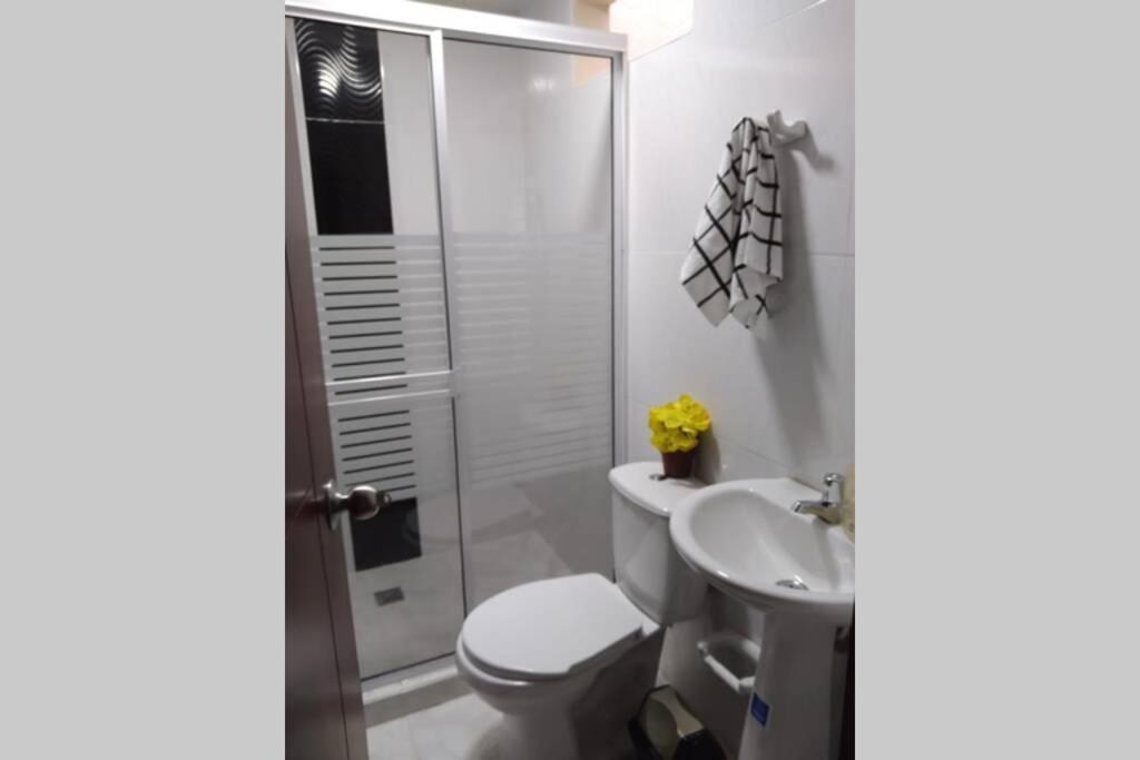 Piso 3-Apartment near to Cali airport view 5