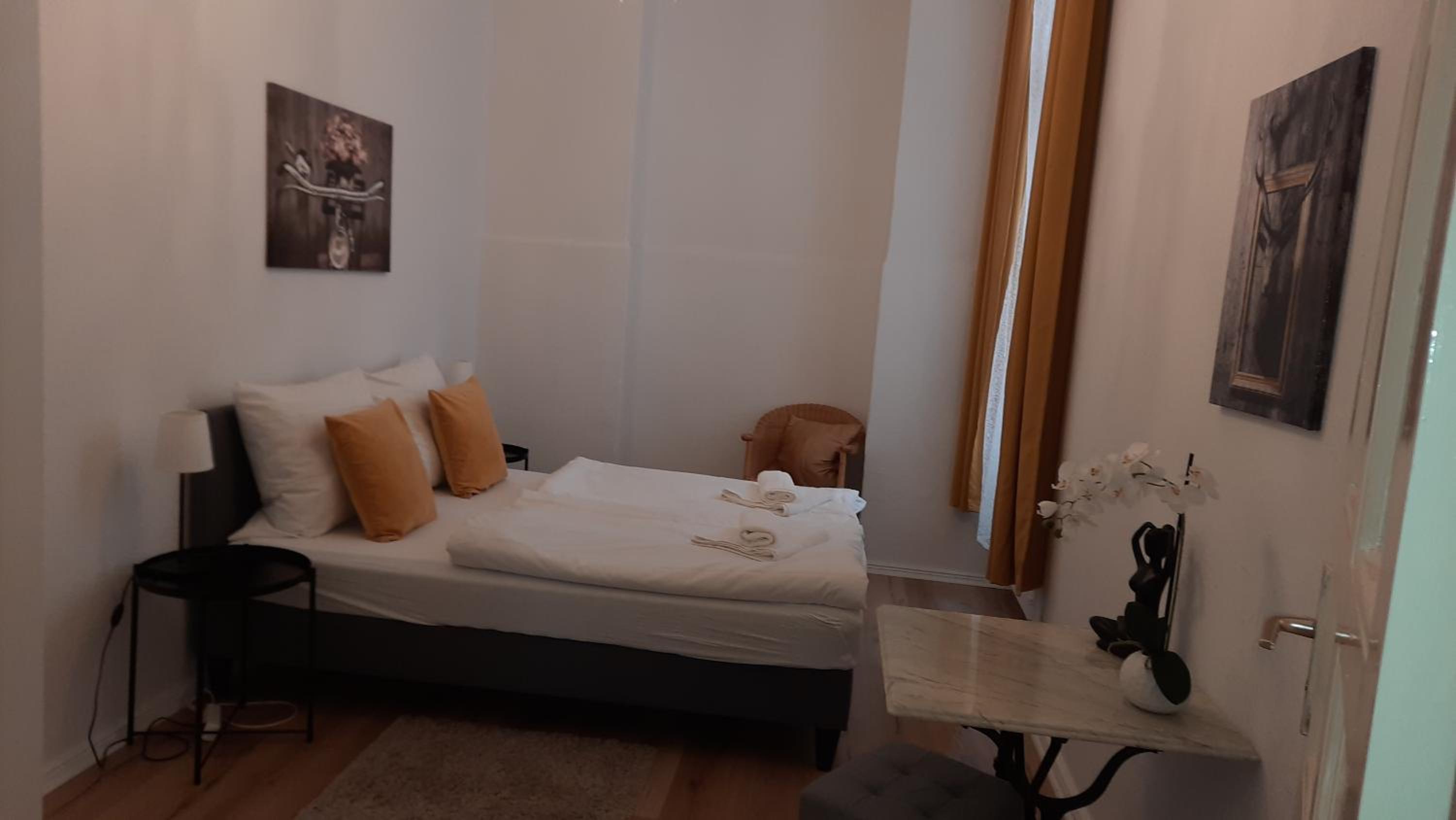 Family Apartment for 6 guests, Mitte Moabit