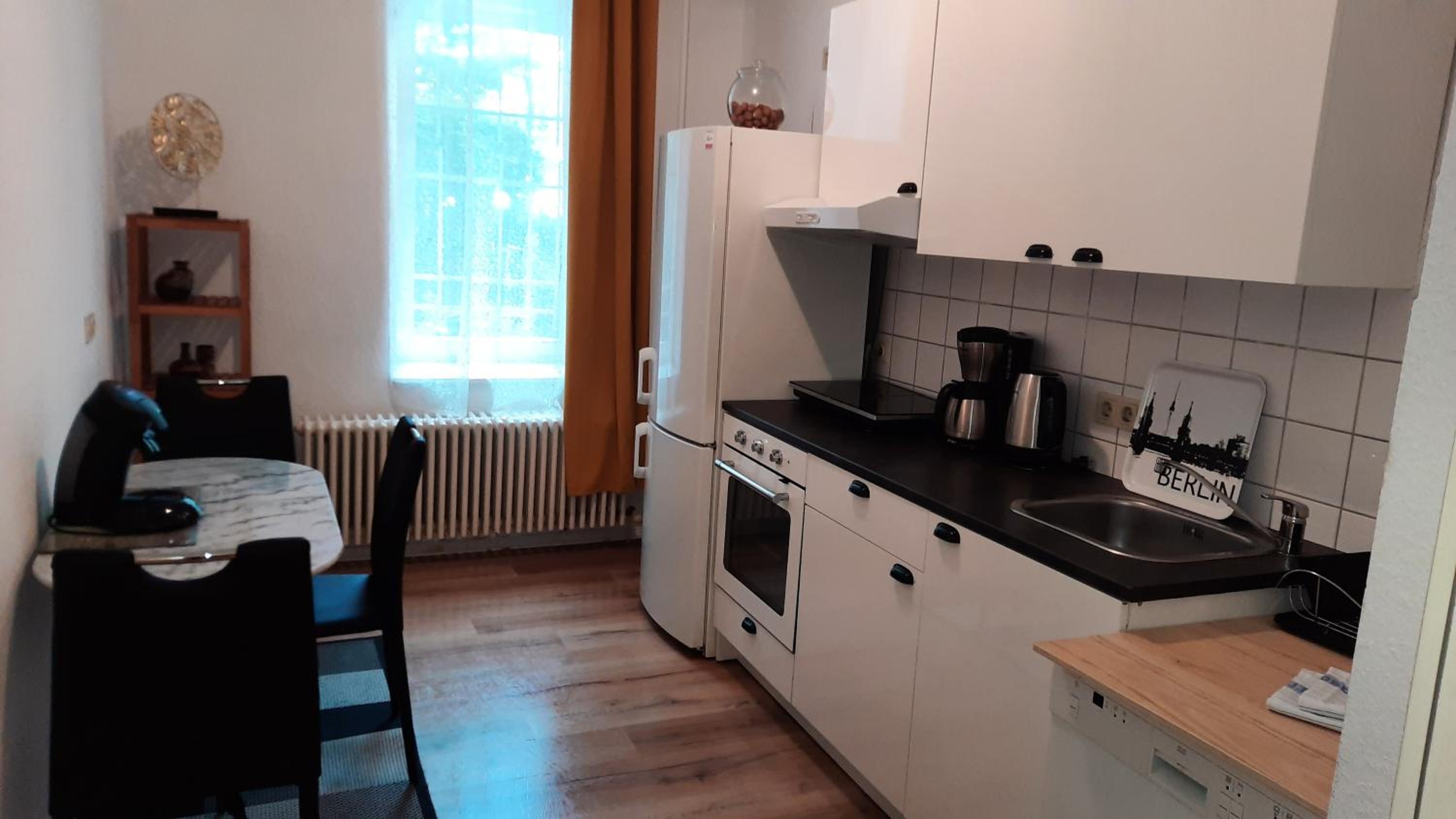 Family Apartment for 6 guests, Mitte Moabit